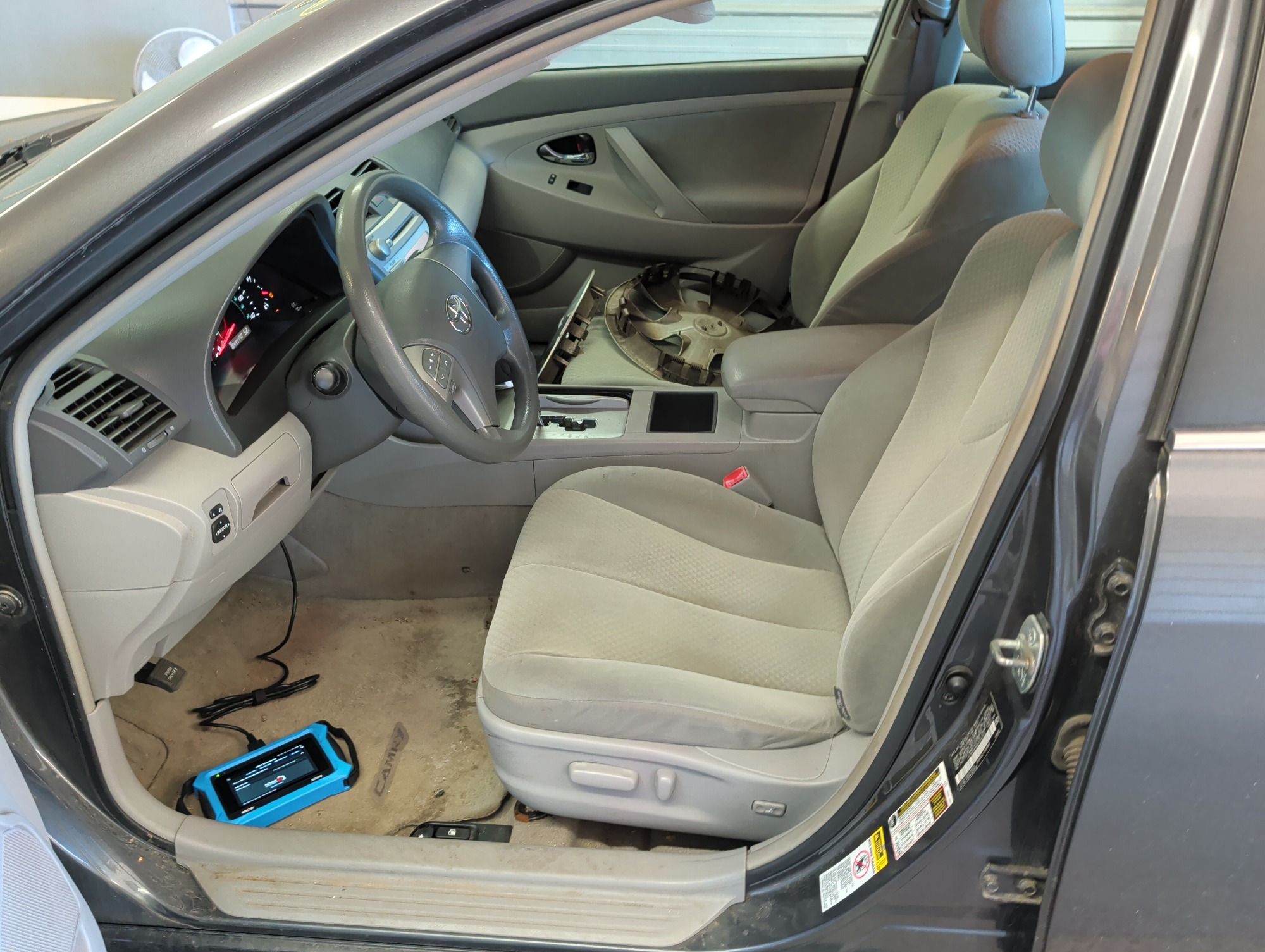 2008 toyota camry ce-5-spd-at with 164977 miles for sale near Elk River, Minnesota 106766_22_driver_seat.jpg
