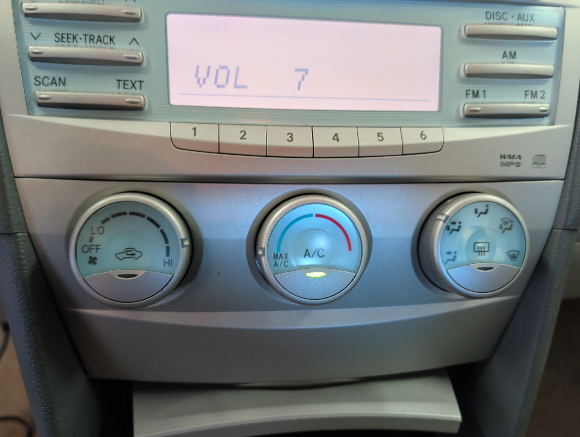 2008 toyota camry ce-5-spd-at with 164977 miles for sale near Elk River, Minnesota 106766_40_climate_control.jpg