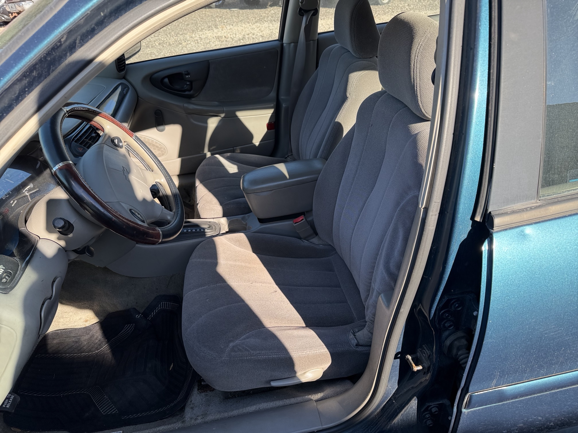 2002 chevrolet malibu base with 82967 miles for sale near Elk River, Minnesota 106767_22_driver_seat.jpg
