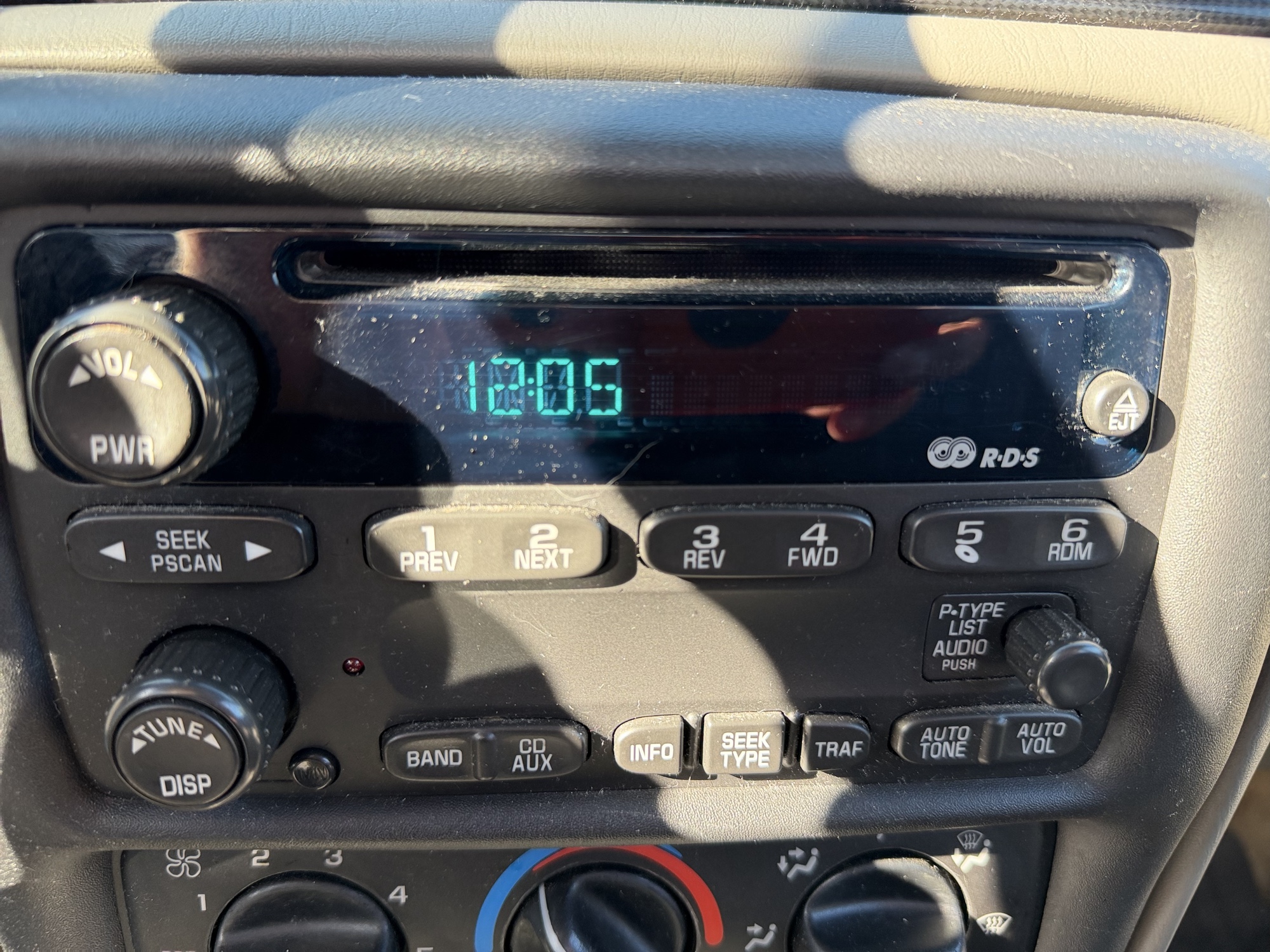 2002 chevrolet malibu base with 82967 miles for sale near Elk River, Minnesota 106767_39_radio_closeup.jpg