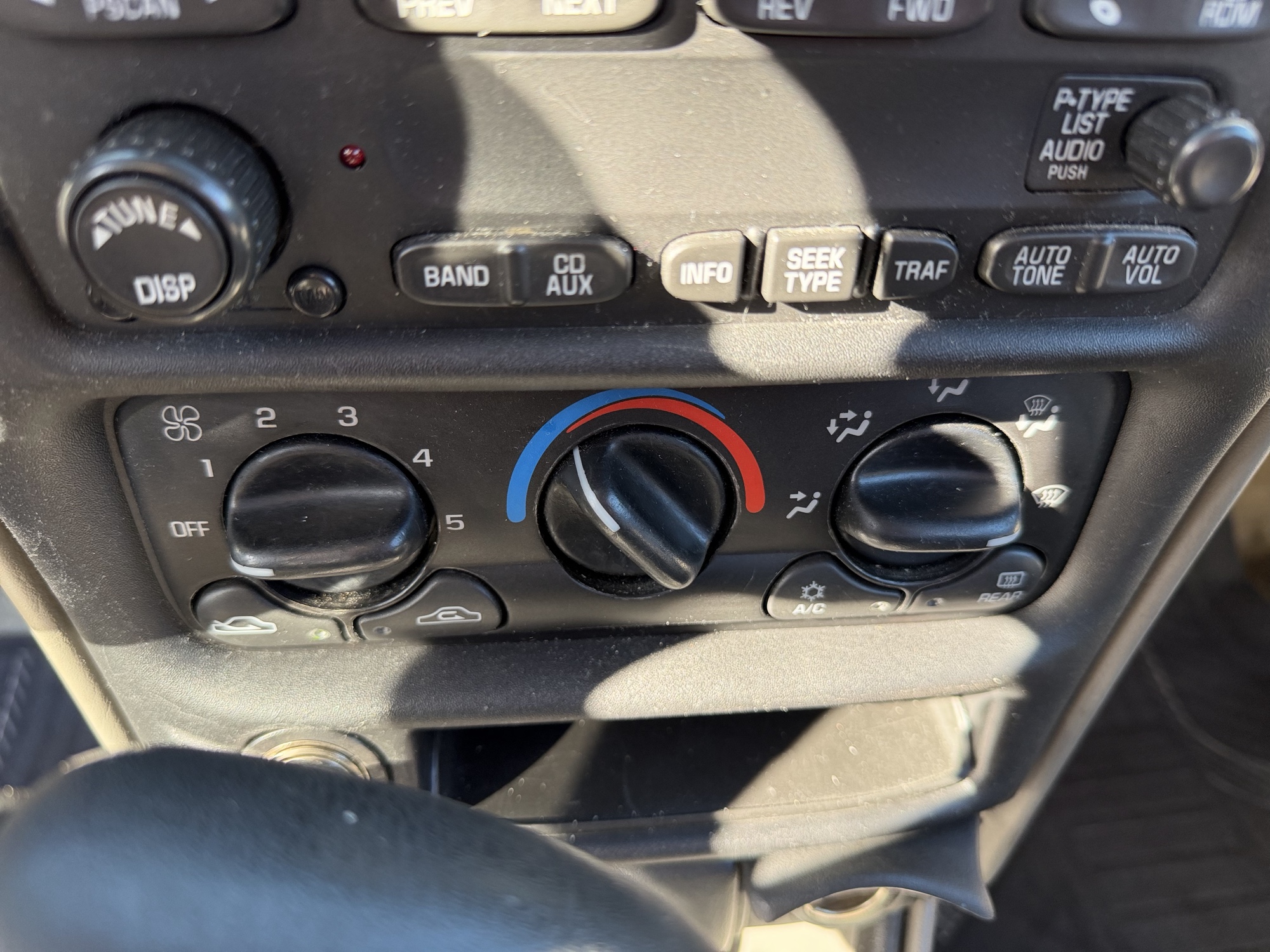 2002 chevrolet malibu base with 82967 miles for sale near Elk River, Minnesota 106767_40_climate_control.jpg