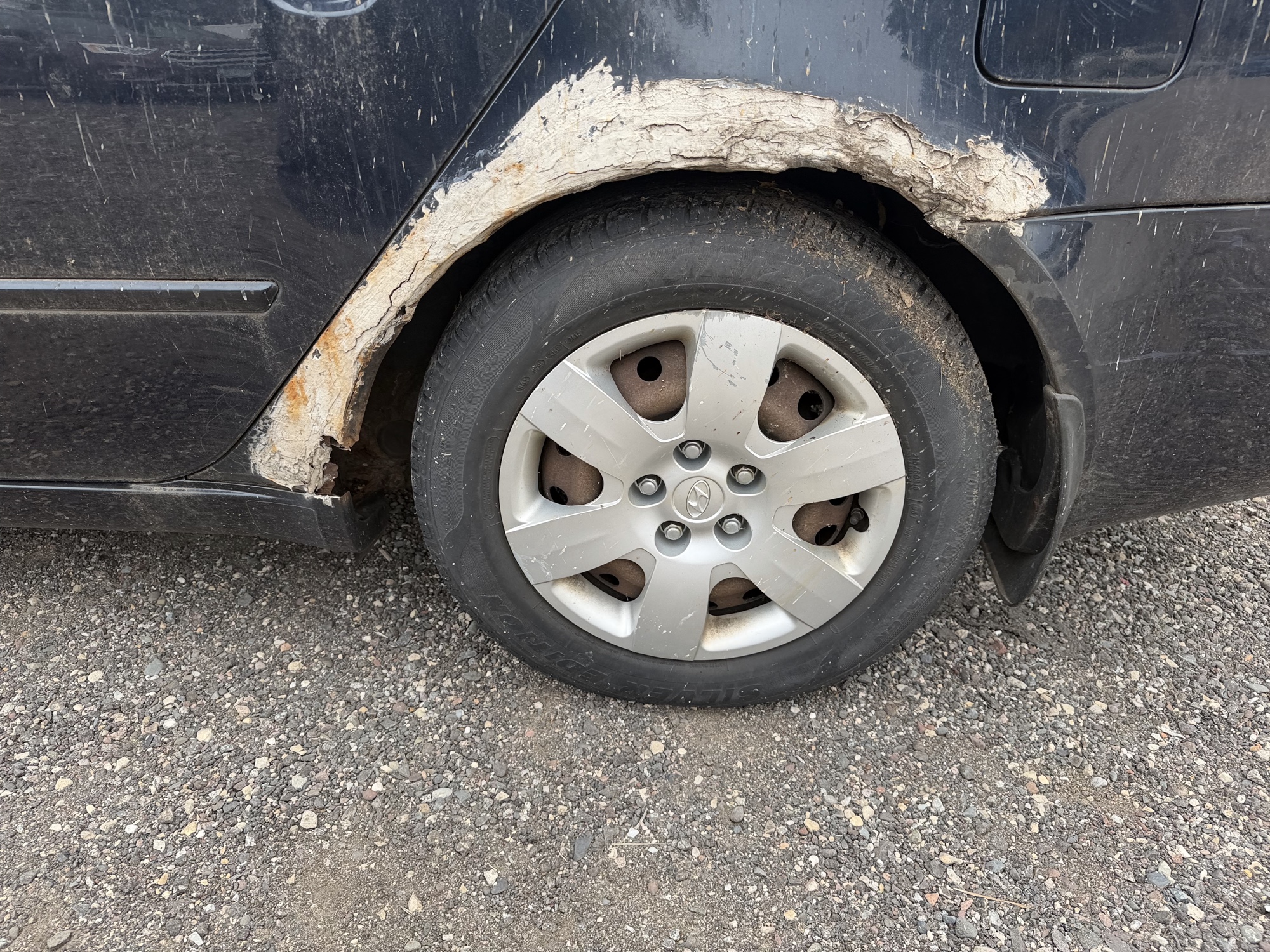 2008 hyundai sonata gls with 152426 miles for sale near Elk River, Minnesota 106768_13_rear_drv_wheel.jpg
