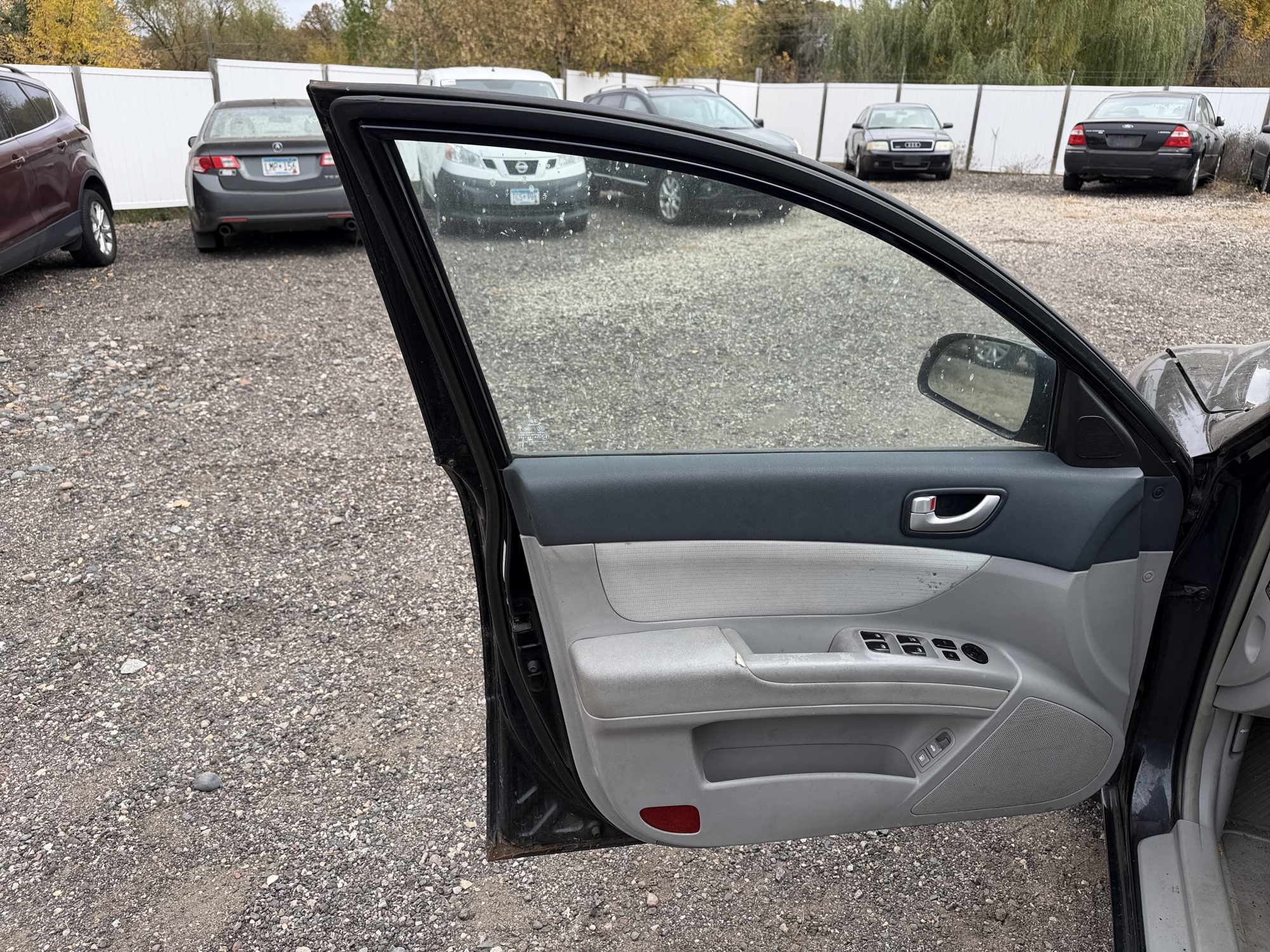 2008 hyundai sonata gls with 152426 miles for sale near Elk River, Minnesota 106768_23_driver_door_panel.jpg