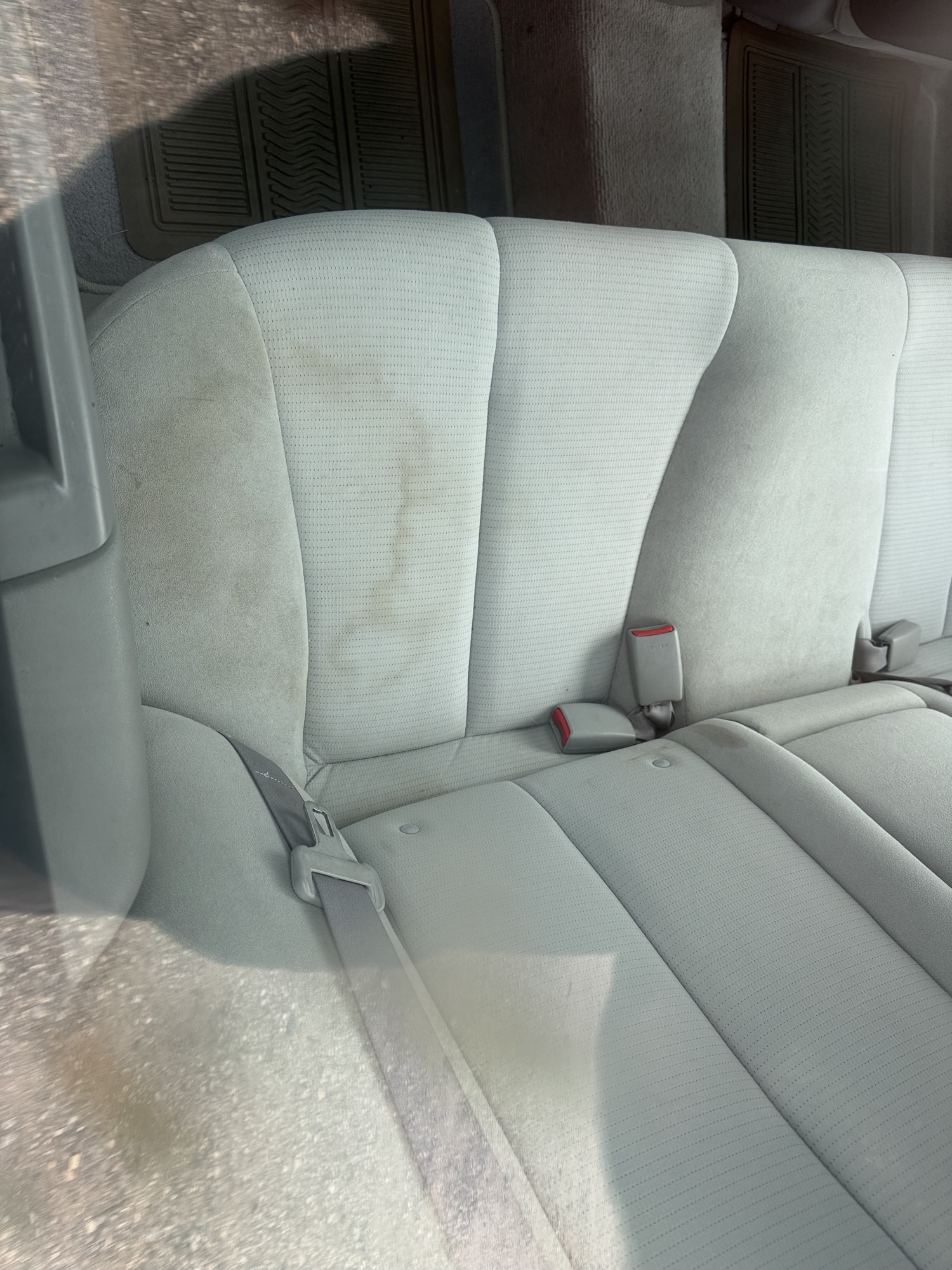 2008 hyundai sonata gls with 152426 miles for sale near Elk River, Minnesota 106768_24_drv_rear_seat.jpg