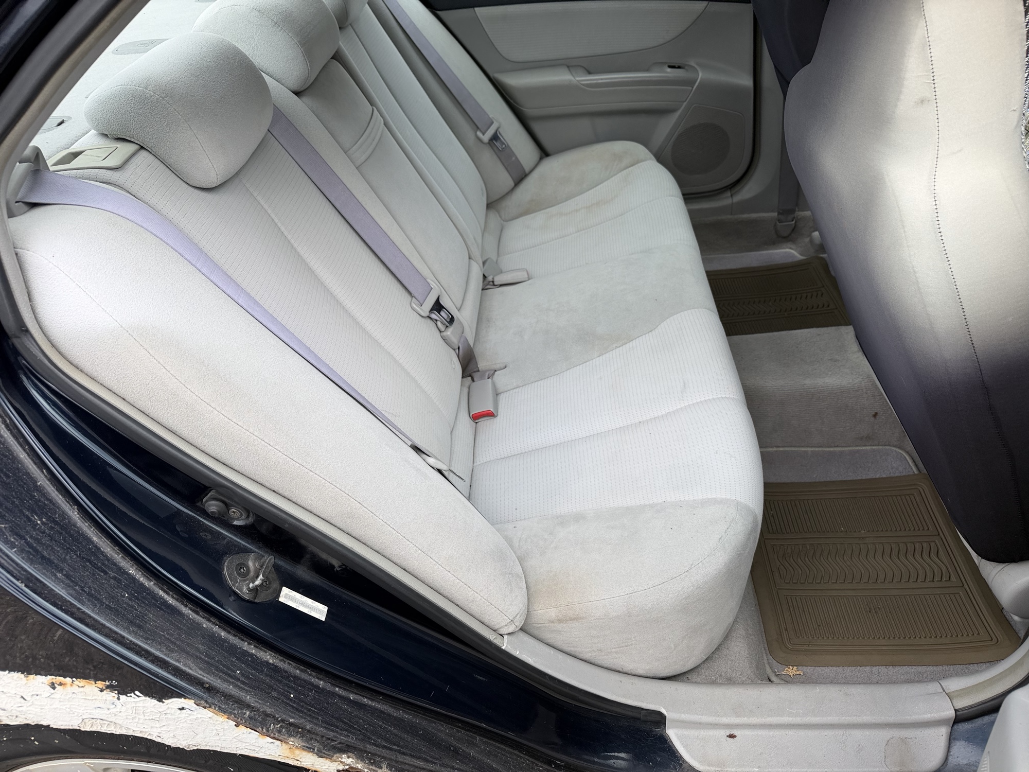 2008 hyundai sonata gls with 152426 miles for sale near Elk River, Minnesota 106768_28_pass_rear_seat.jpg