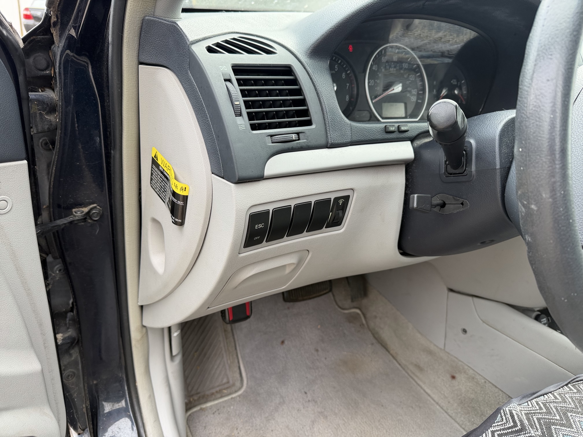 2008 hyundai sonata gls with 152426 miles for sale near Elk River, Minnesota 106768_37_left_of_steering_wheel.jpg