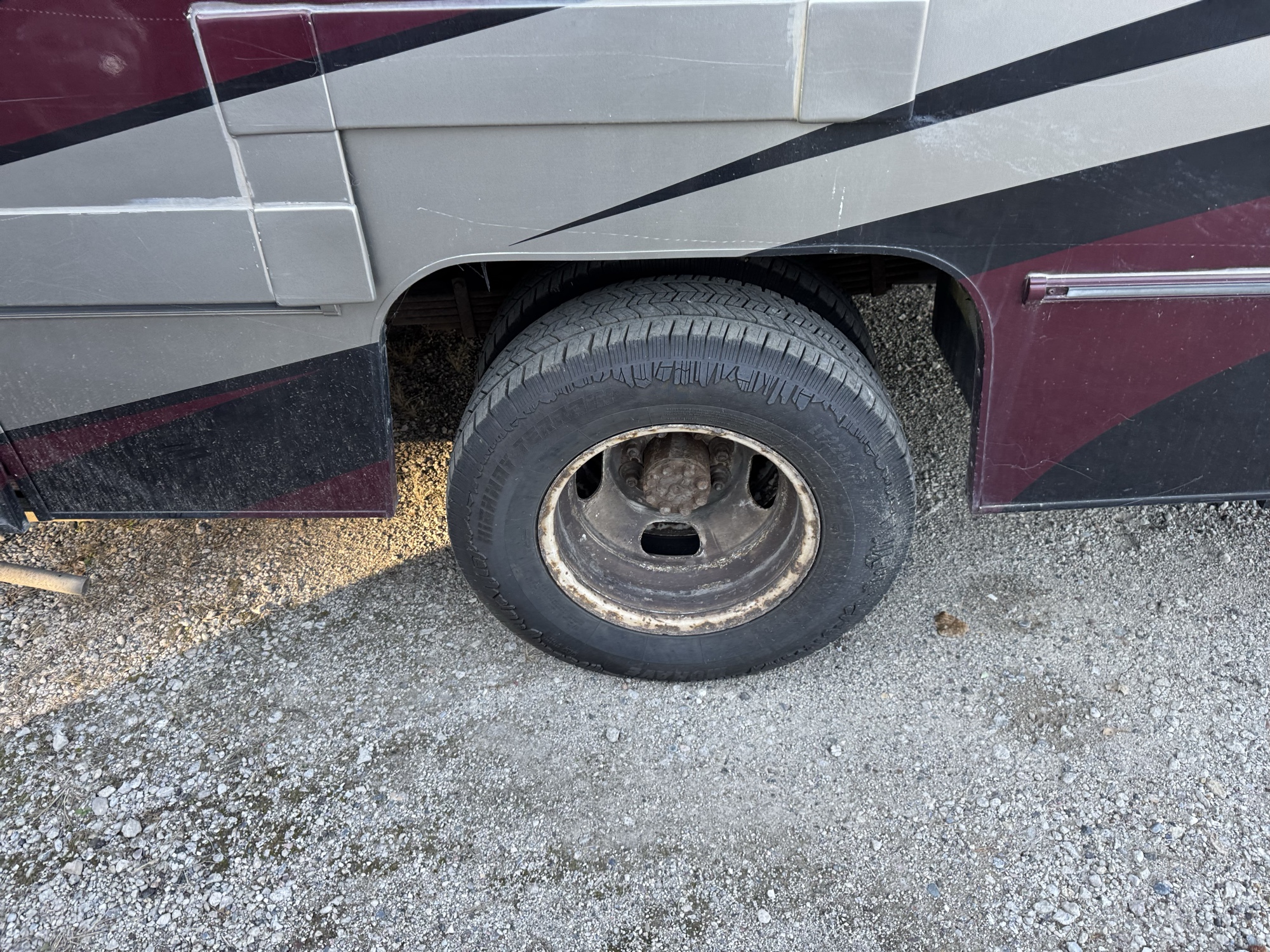 2012 chevrolet express g4500 with 167265 miles for sale near Elk River, Minnesota 106769_13_rear_drv_wheel.jpg