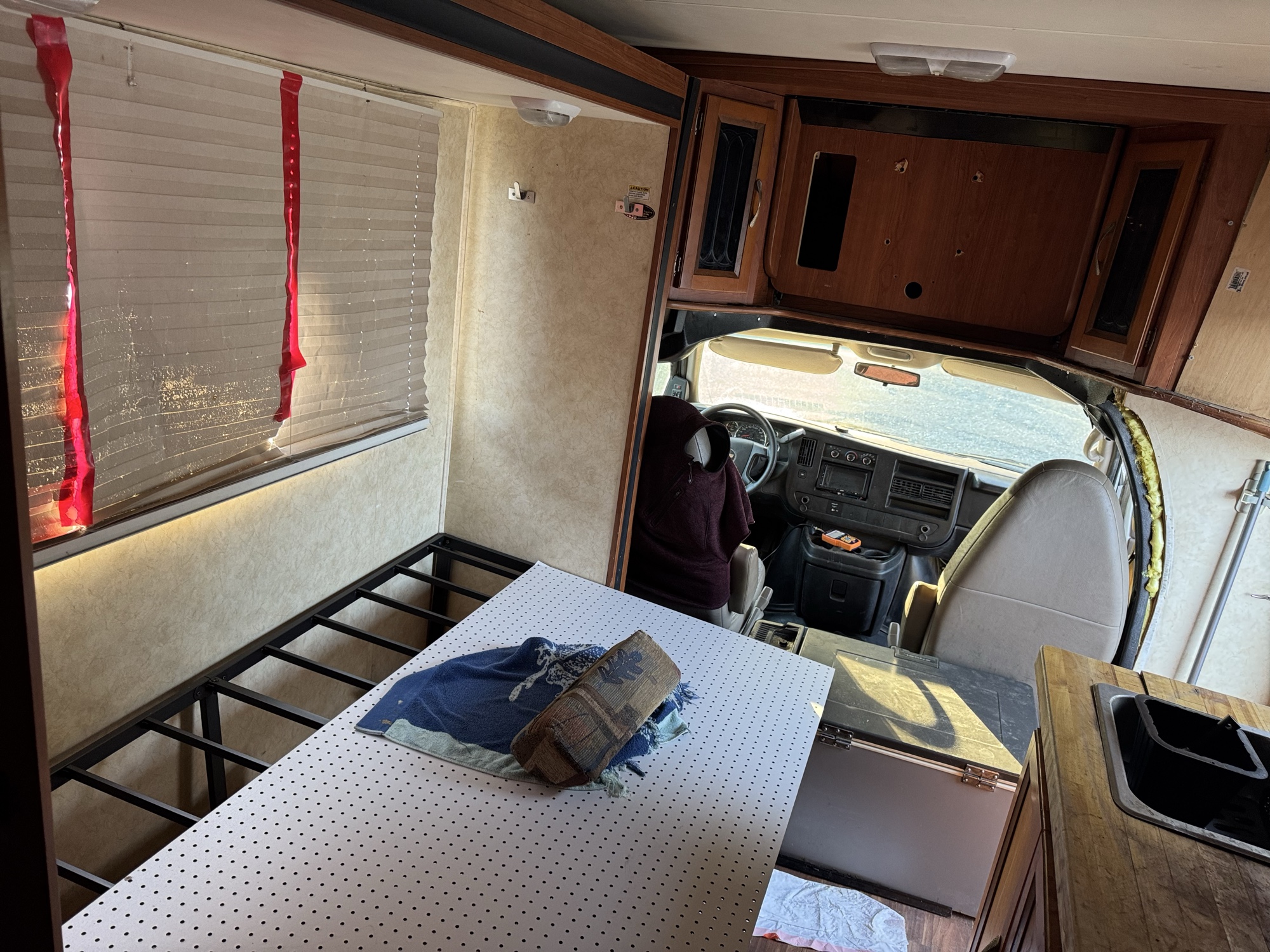 2012 chevrolet express g4500 with 167265 miles for sale near Elk River, Minnesota 106769_27_spare_tire.jpg