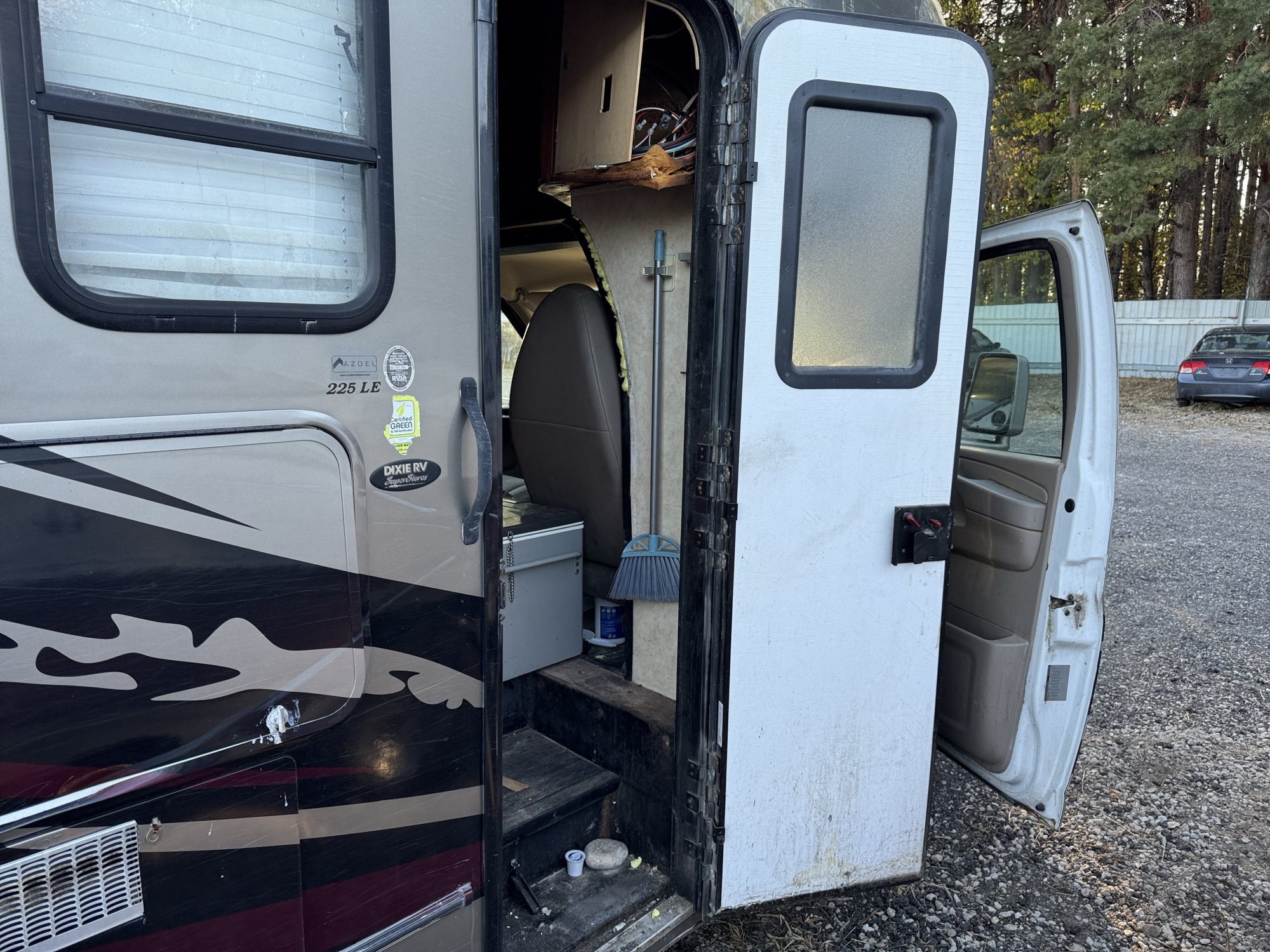 2012 chevrolet express g4500 with 167265 miles for sale near Elk River, Minnesota 106769_30_pass_rear_door_panel.jpg