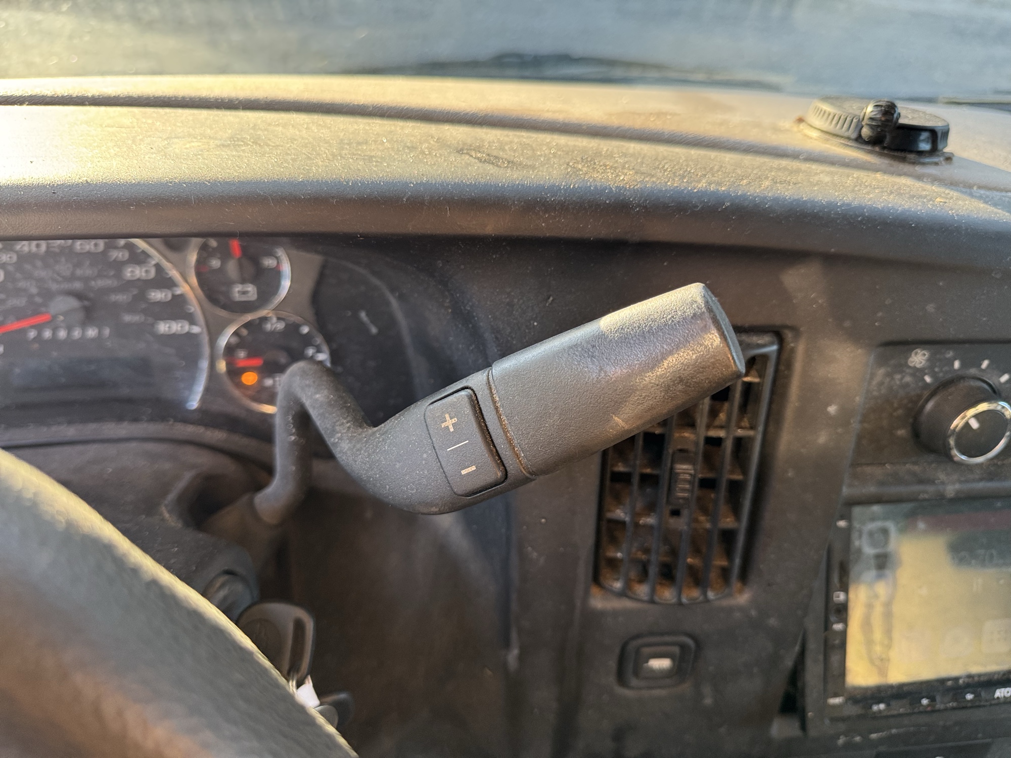 2012 chevrolet express g4500 with 167265 miles for sale near Elk River, Minnesota 106769_41_shifter.jpg