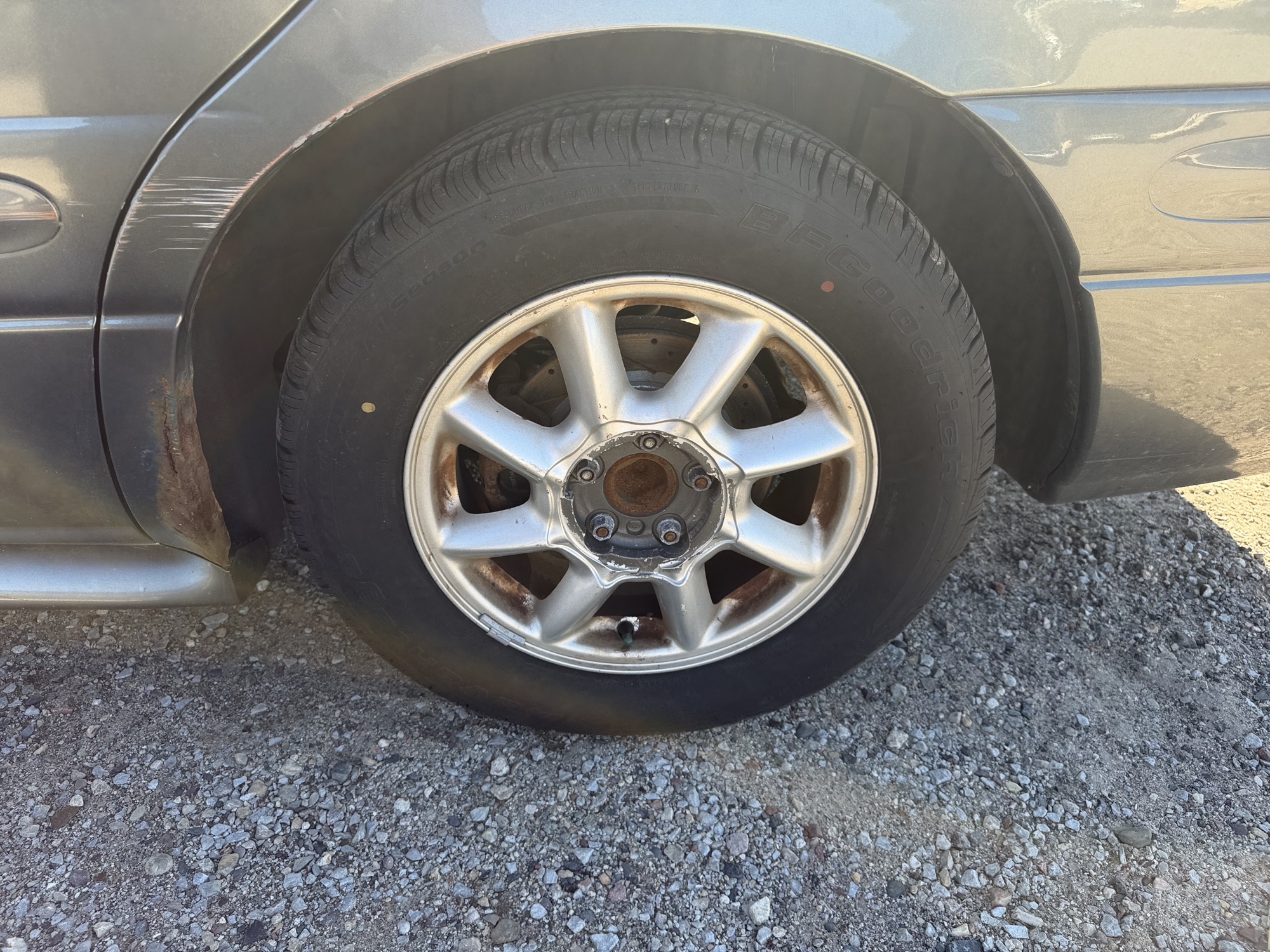 2004 buick lesabre custom with 158356 miles for sale near Elk River, Minnesota 106770_13_rear_drv_wheel.jpg