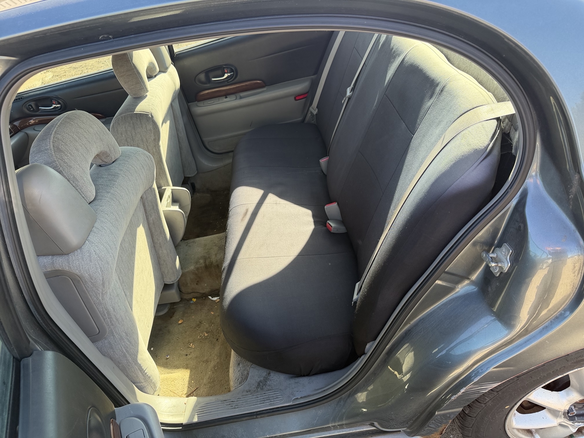 2004 buick lesabre custom with 158356 miles for sale near Elk River, Minnesota 106770_24_drv_rear_seat.jpg
