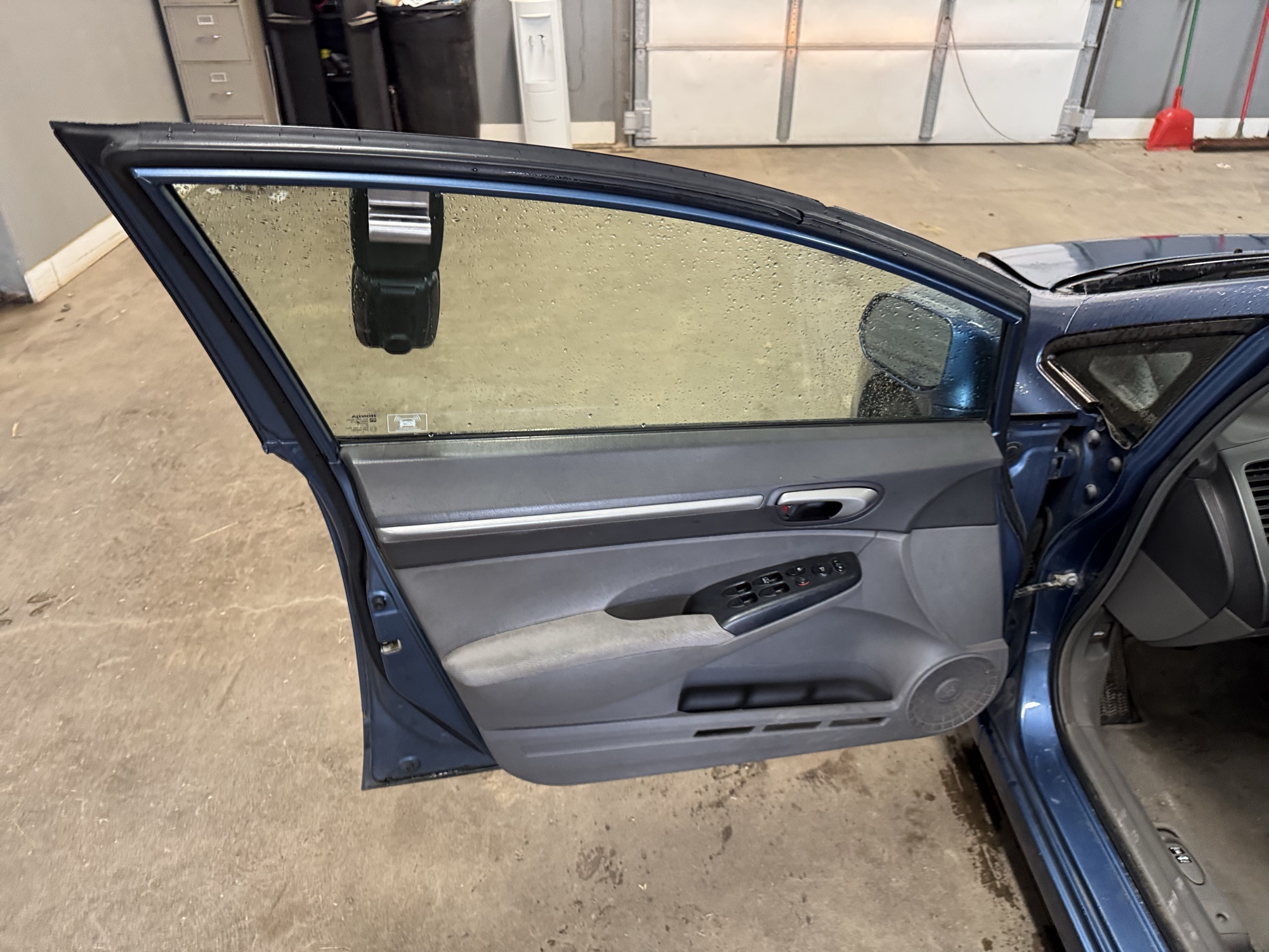 2007 honda civic ex-sedan with 308037 miles for sale near Elk River, Minnesota 106771_23_driver_door_panel.jpg