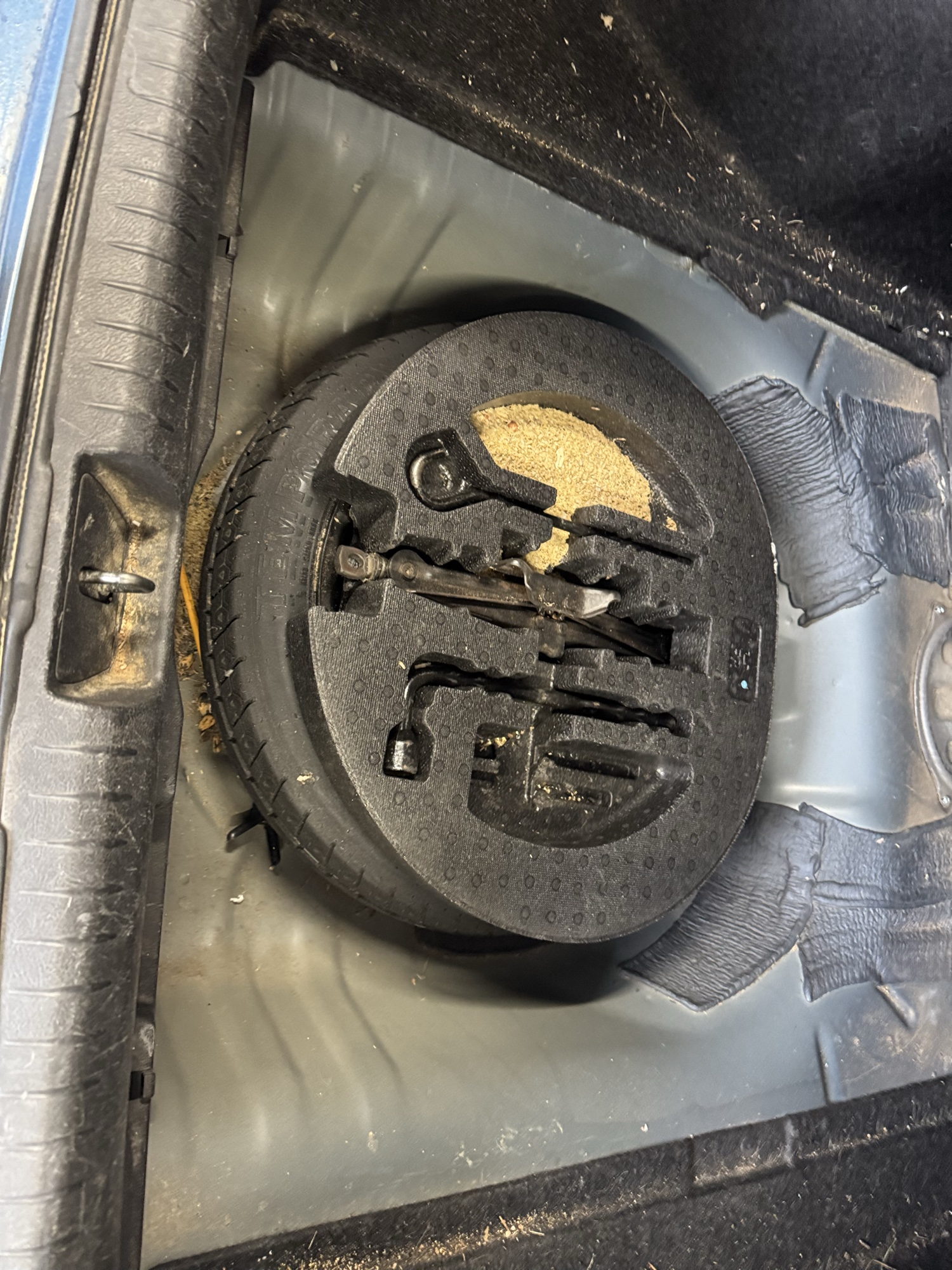 2007 honda civic ex-sedan with 308037 miles for sale near Elk River, Minnesota 106771_27_spare_tire.jpg