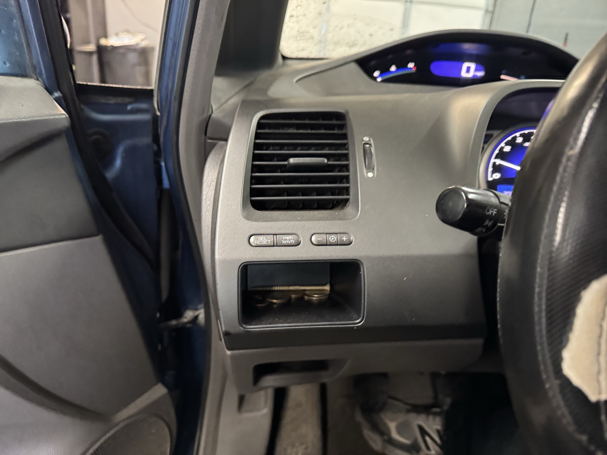 2007 honda civic ex-sedan with 308037 miles for sale near Elk River, Minnesota 106771_37_left_of_steering_wheel.jpg