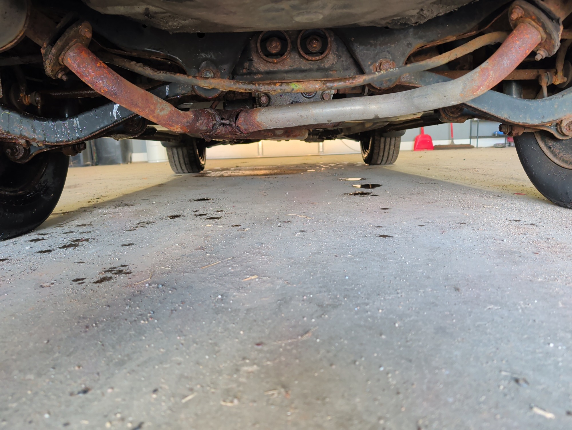 2008 subaru outback base with 143643 miles for sale near Elk River, Minnesota 106773_19_undercar_rear.jpg