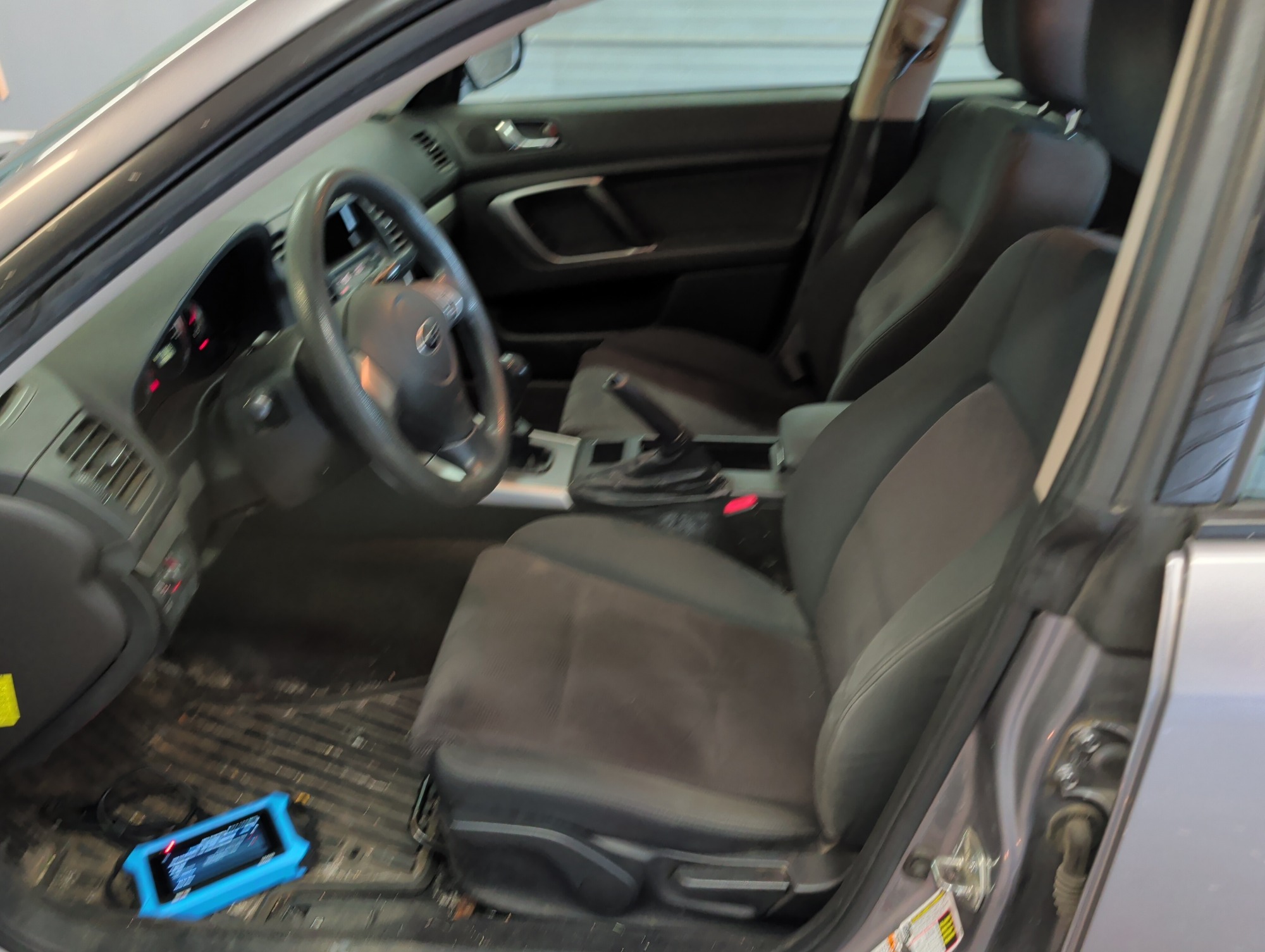 2008 subaru outback base with 143643 miles for sale near Elk River, Minnesota 106773_22_driver_seat.jpg