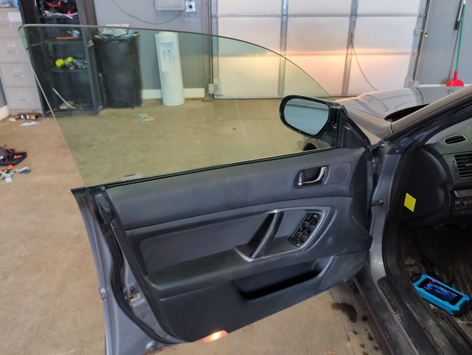 2008 subaru outback base with 143643 miles for sale near Elk River, Minnesota 106773_23_driver_door_panel.jpg
