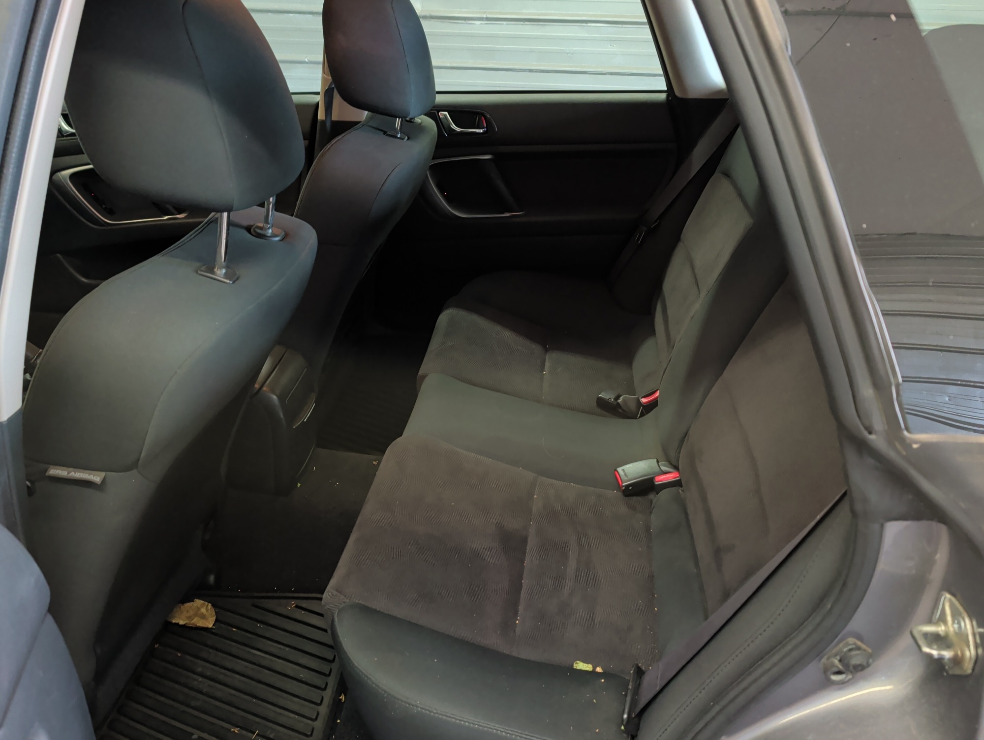 2008 subaru outback base with 143643 miles for sale near Elk River, Minnesota 106773_24_drv_rear_seat.jpg