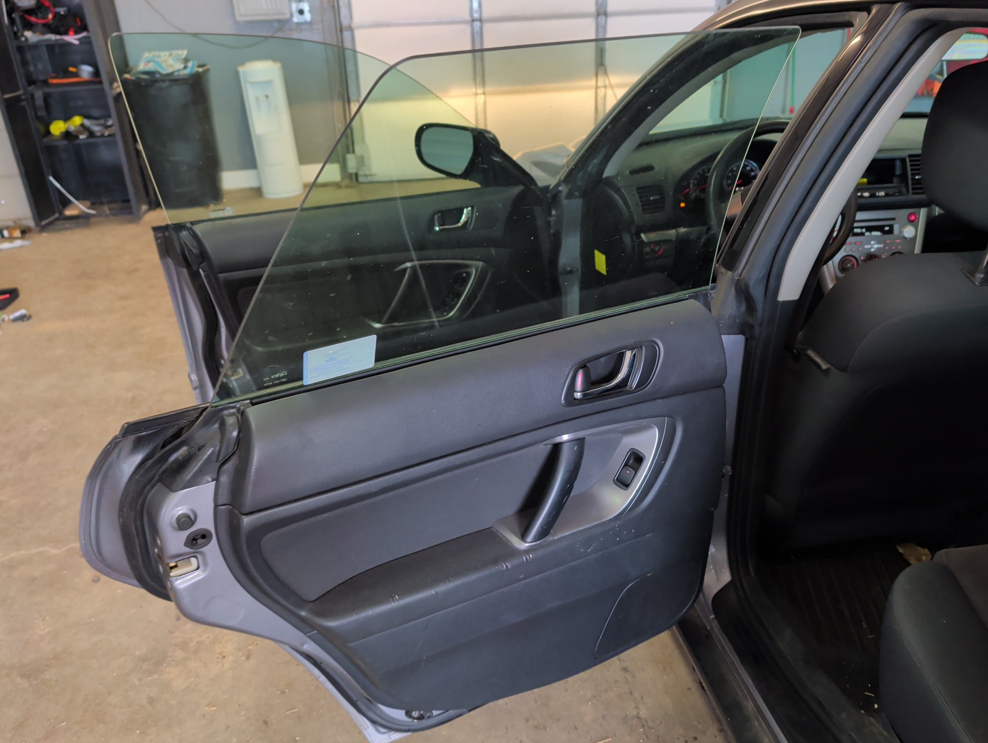 2008 subaru outback base with 143643 miles for sale near Elk River, Minnesota 106773_25_drv_rear_door_panel.jpg