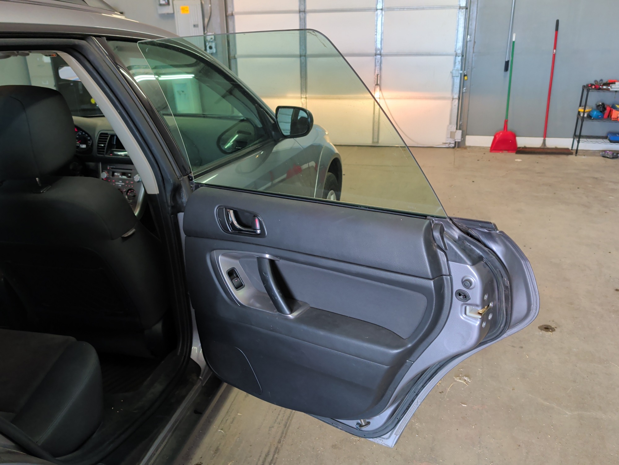 2008 subaru outback base with 143643 miles for sale near Elk River, Minnesota 106773_30_pass_rear_door_panel.jpg