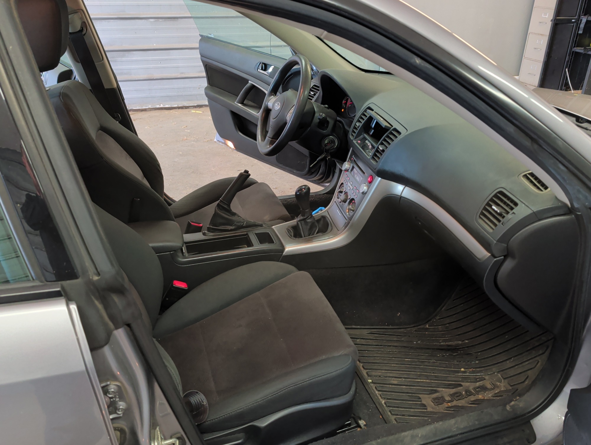 2008 subaru outback base with 143643 miles for sale near Elk River, Minnesota 106773_31_passenger_seat.jpg