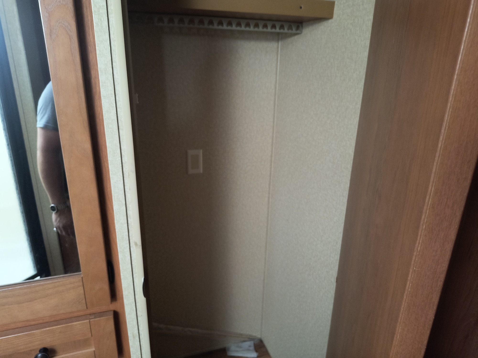 2011 forest-river trl - for sale near Elk River, Minnesota 106774_30_pass_rear_door_panel.jpg