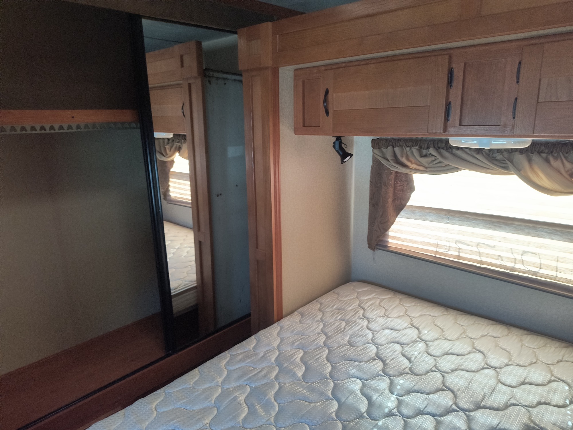 2011 forest-river trl - for sale near Elk River, Minnesota 106774_35_headliner_sunroof.jpg
