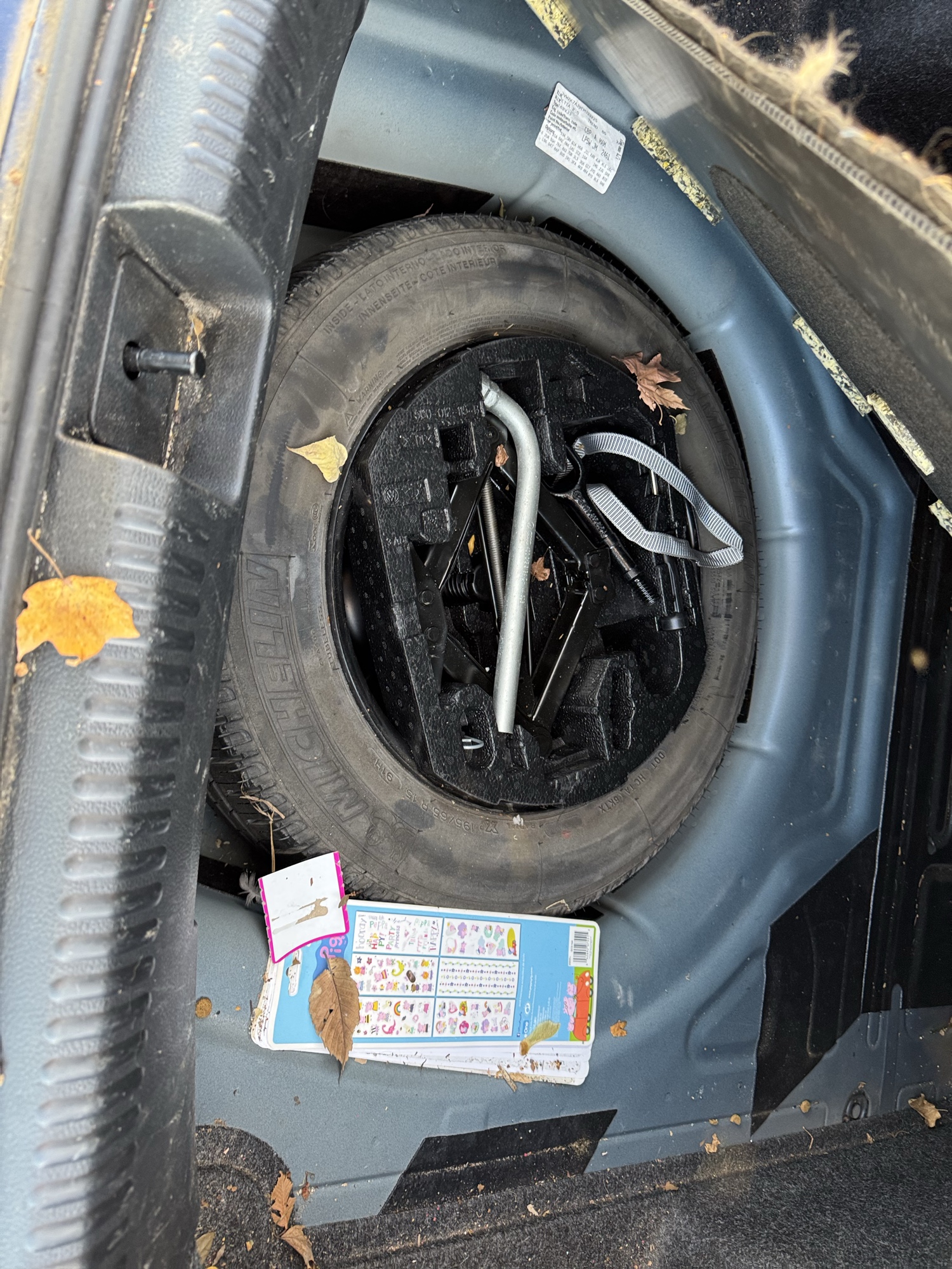 2014 volkswagen jetta s with 161240 miles for sale near Elk River, Minnesota 106775_27_spare_tire.jpg