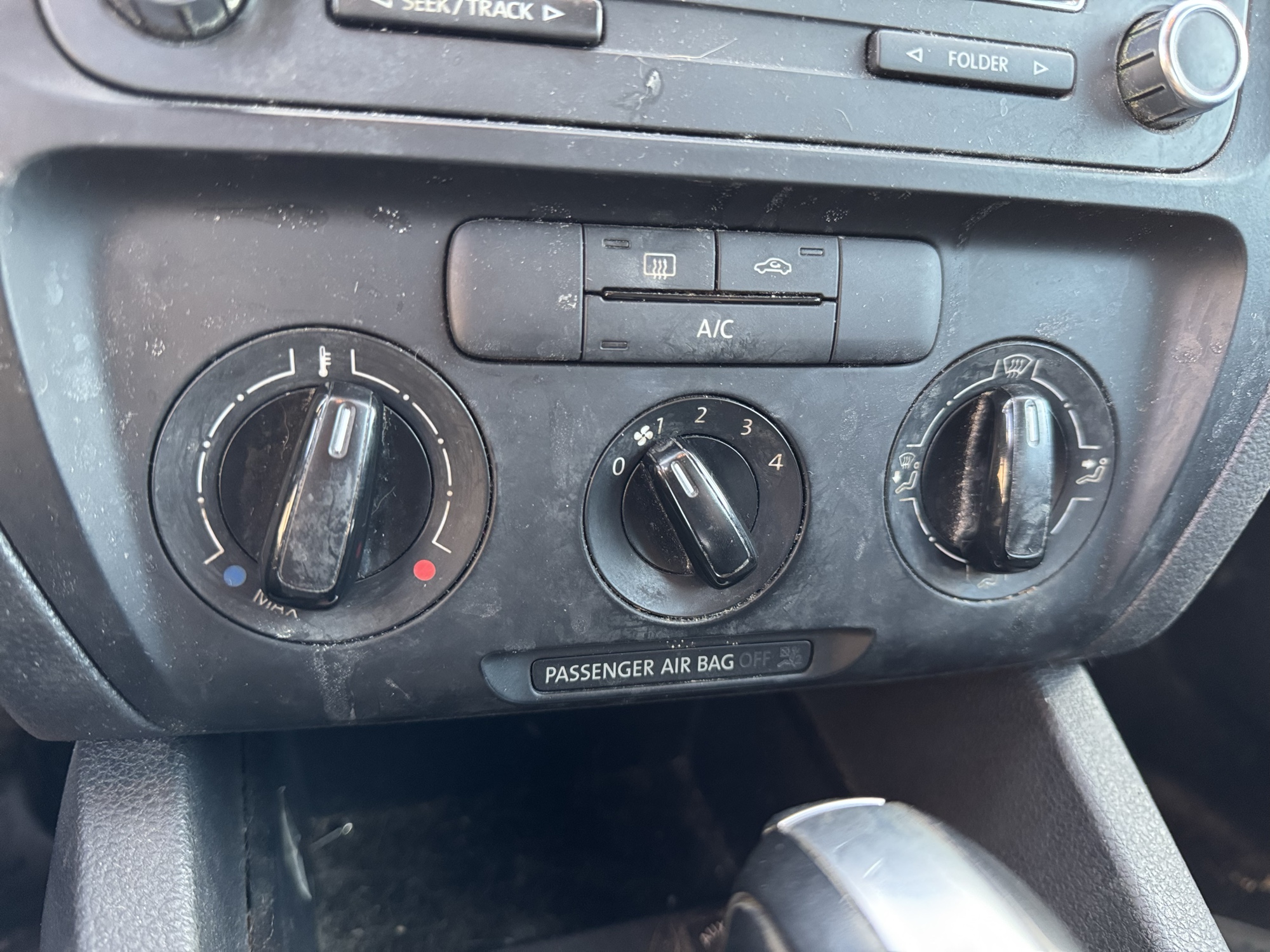 2014 volkswagen jetta s with 161240 miles for sale near Elk River, Minnesota 106775_40_climate_control.jpg