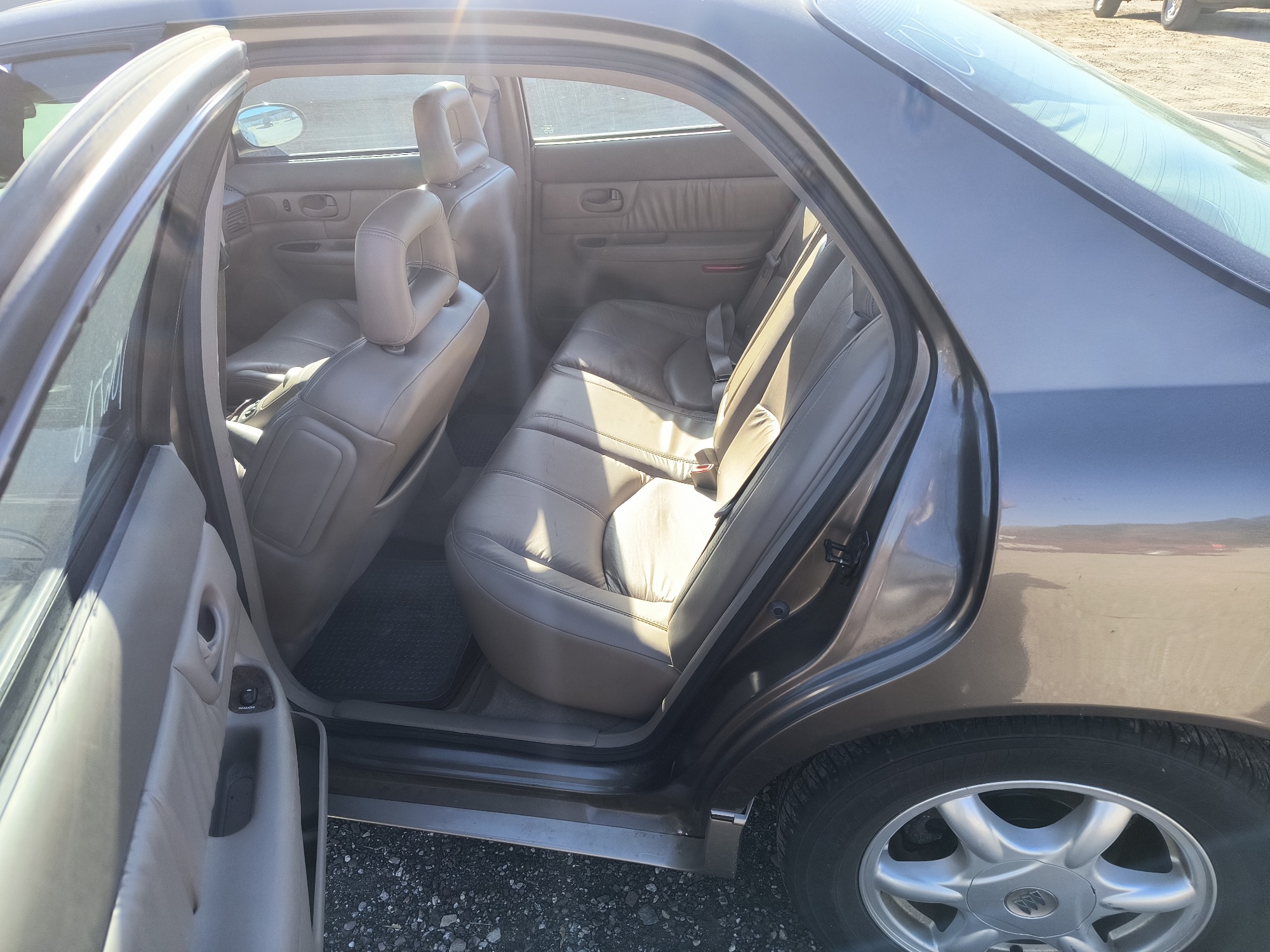 2003 buick regal ls with 94576 miles for sale near Elk River, Minnesota 106776_24_drv_rear_seat.jpg