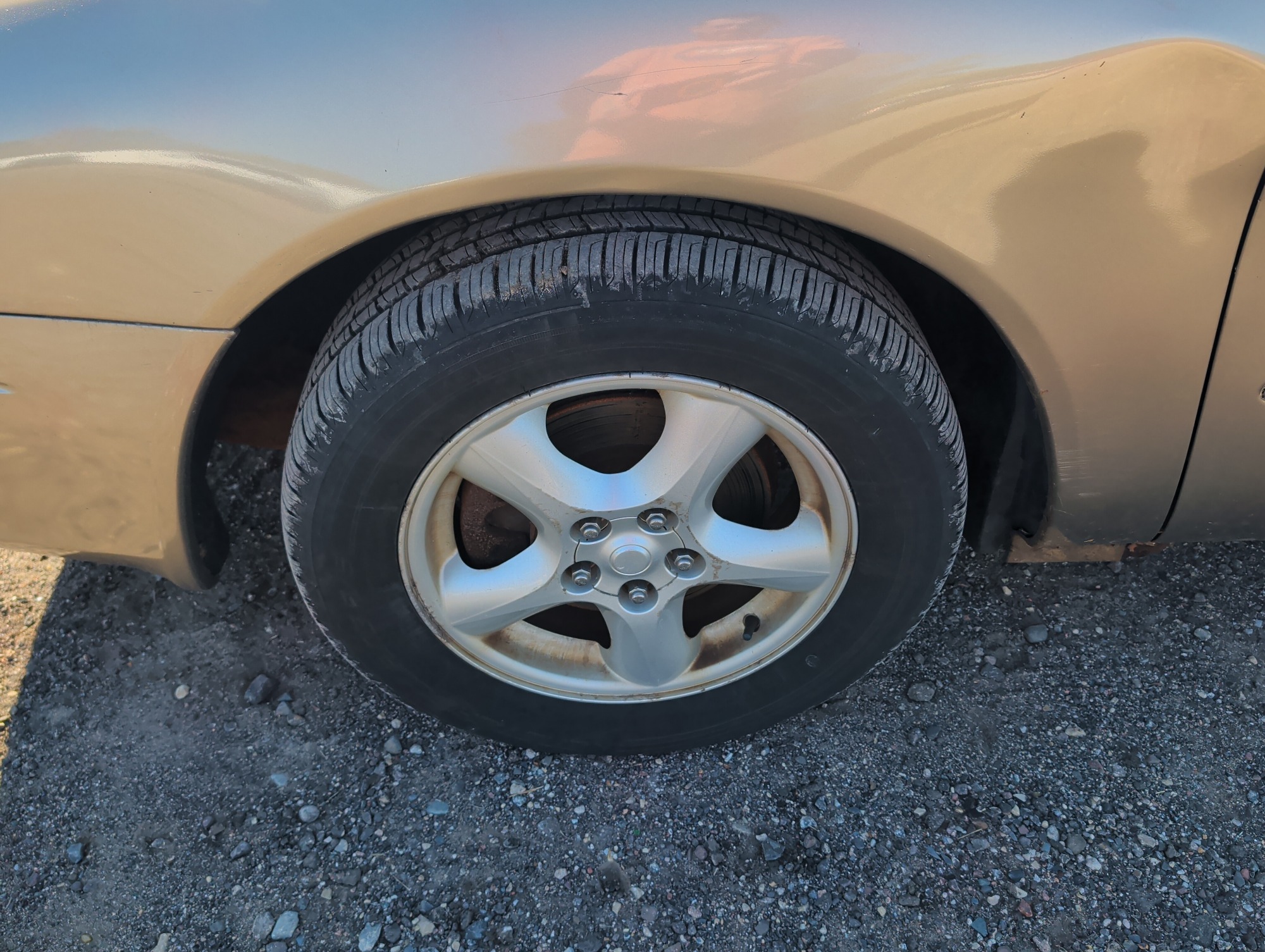 2003 ford taurus se with 156421 miles for sale near Elk River, Minnesota 106777_12_drv_front_wheel.jpg