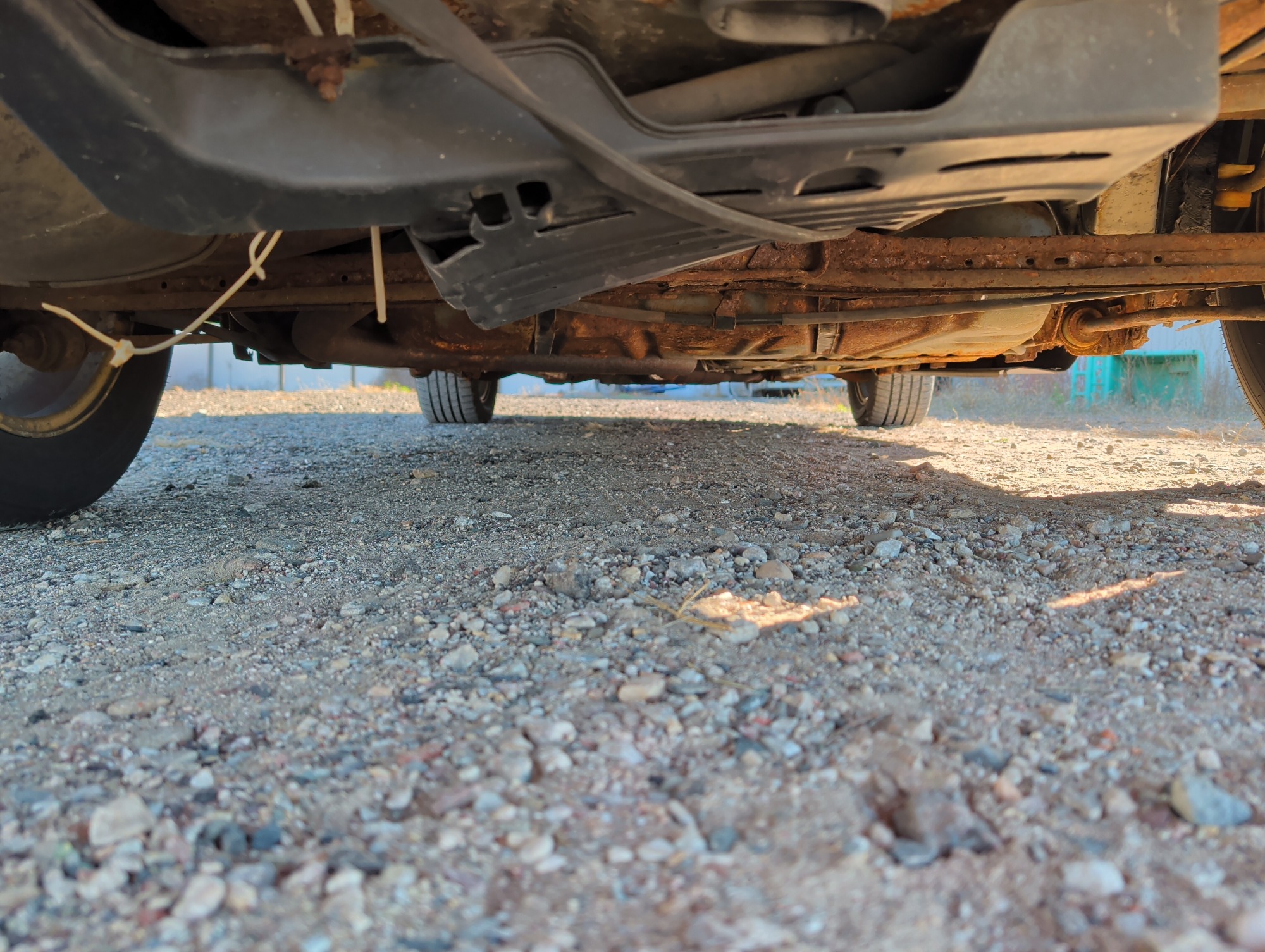 2003 ford taurus se with 156421 miles for sale near Elk River, Minnesota 106777_19_undercar_rear.jpg