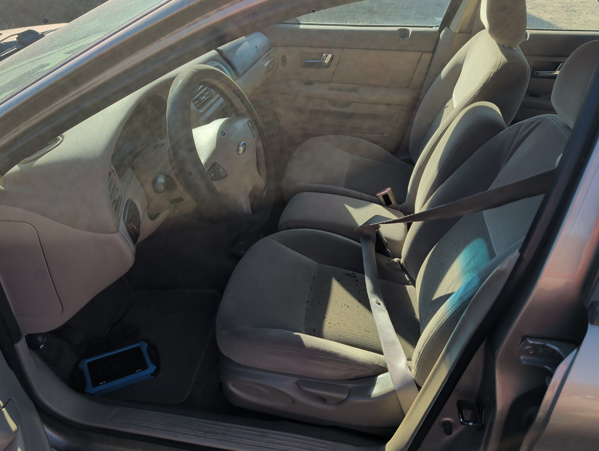 2003 ford taurus se with 156421 miles for sale near Elk River, Minnesota 106777_22_driver_seat.jpg