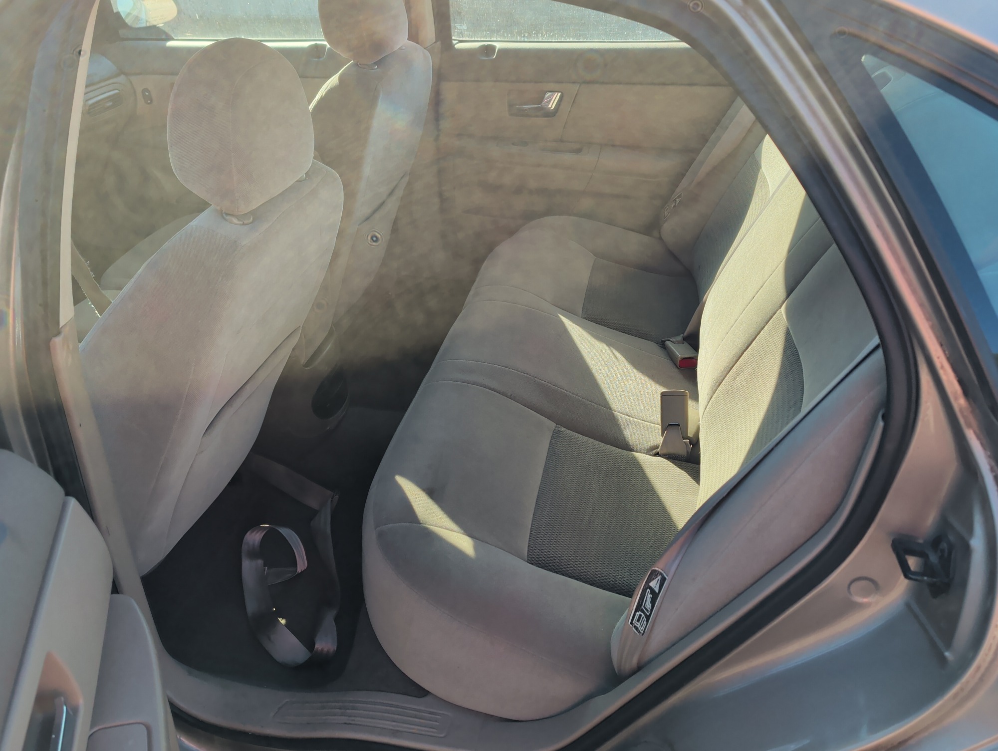 2003 ford taurus se with 156421 miles for sale near Elk River, Minnesota 106777_24_drv_rear_seat.jpg