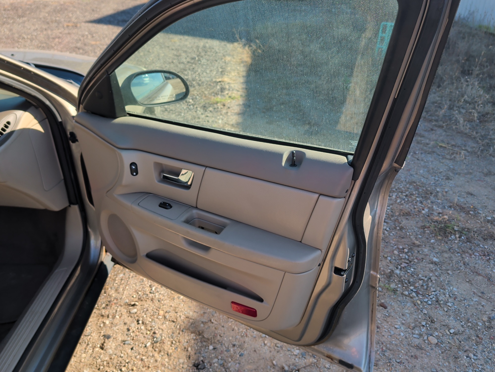 2003 ford taurus se with 156421 miles for sale near Elk River, Minnesota 106777_32_passenger_door_panel.jpg