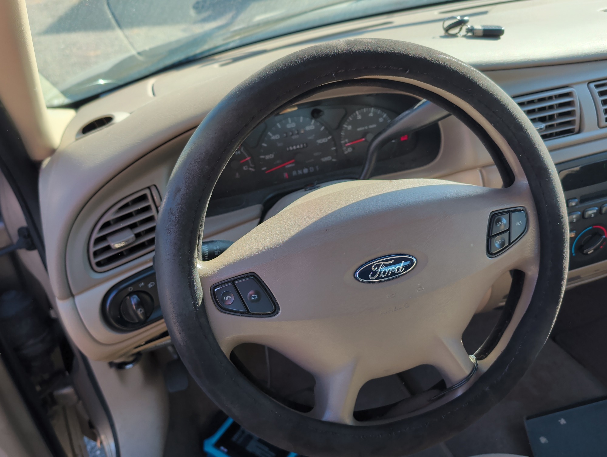 2003 ford taurus se with 156421 miles for sale near Elk River, Minnesota 106777_36_steering_wheel.jpg