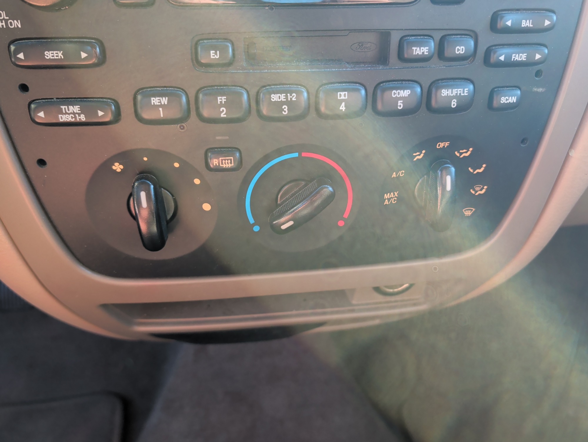 2003 ford taurus se with 156421 miles for sale near Elk River, Minnesota 106777_40_climate_control.jpg