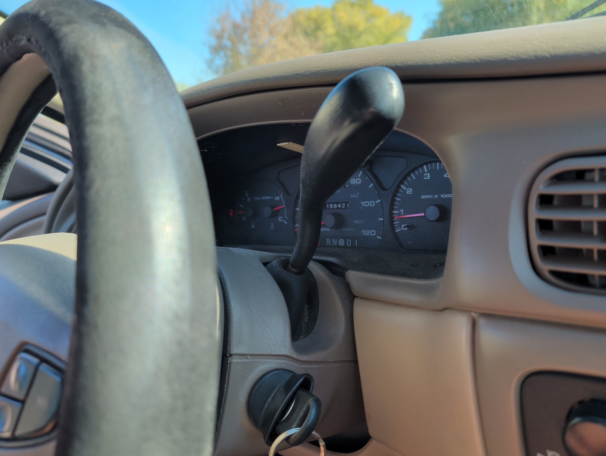 2003 ford taurus se with 156421 miles for sale near Elk River, Minnesota 106777_41_shifter.jpg