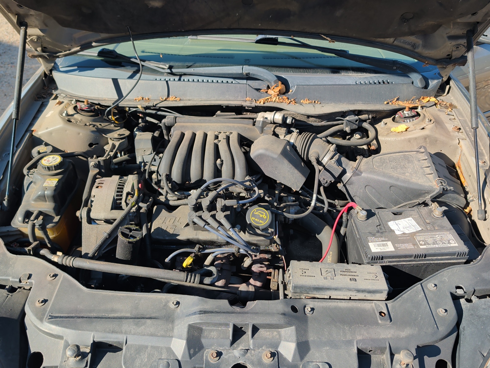 2003 ford taurus se with 156421 miles for sale near Elk River, Minnesota 106777_49_engine_bay.jpg