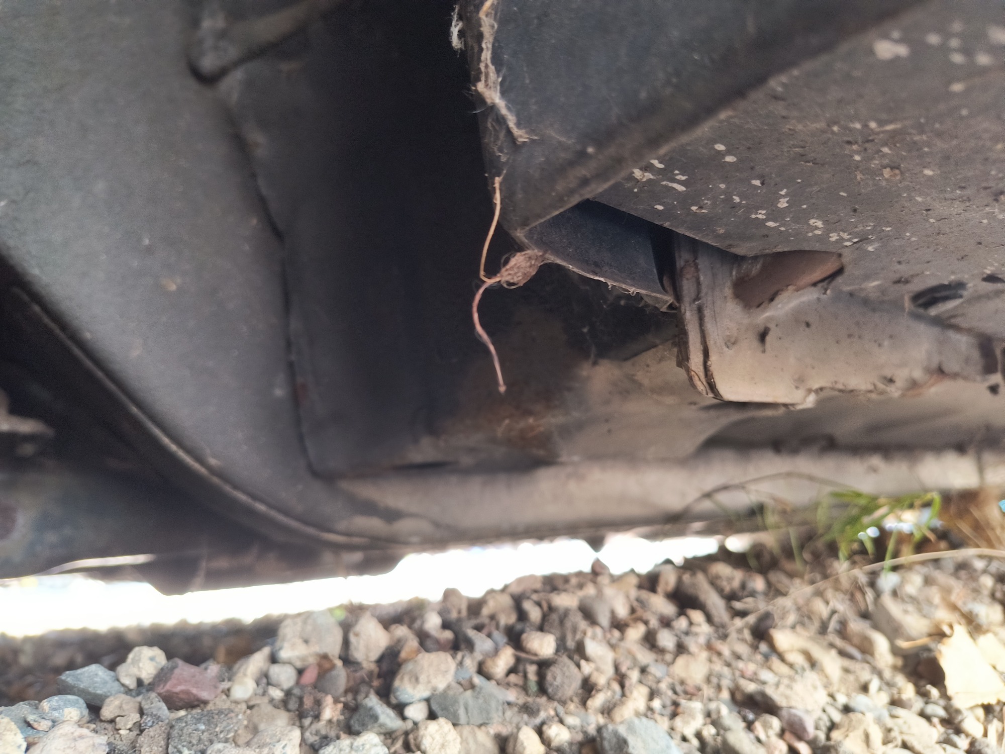 2001 saturn ls ls1 for sale near Elk River, Minnesota 106778_17_undercar_drv_side.jpg