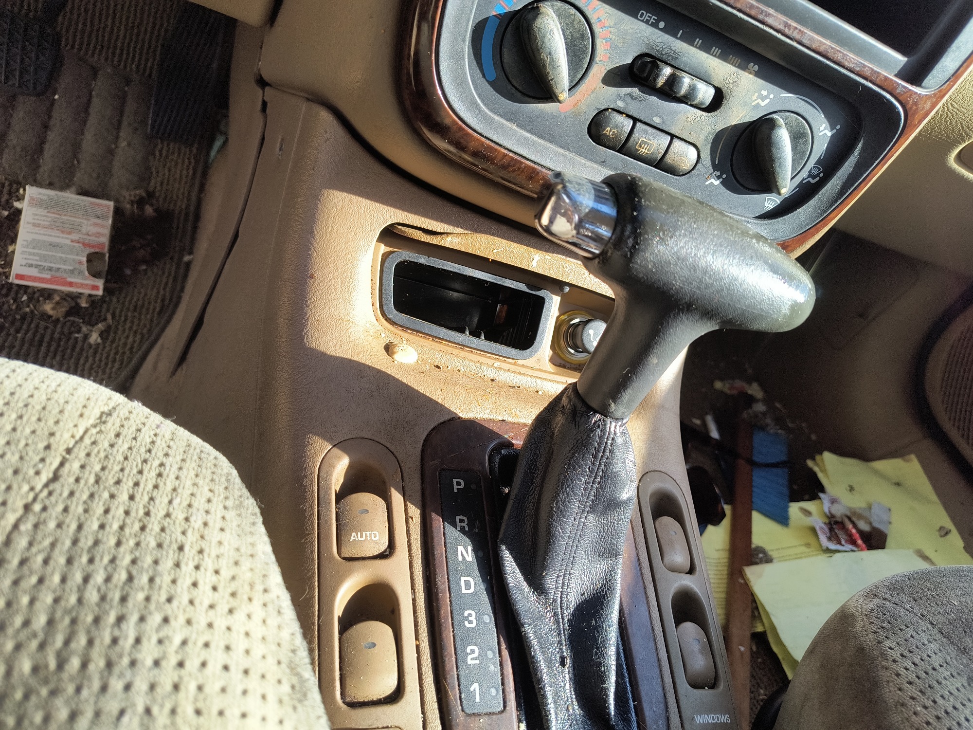 2001 saturn ls ls1 for sale near Elk River, Minnesota 106778_41_shifter.jpg