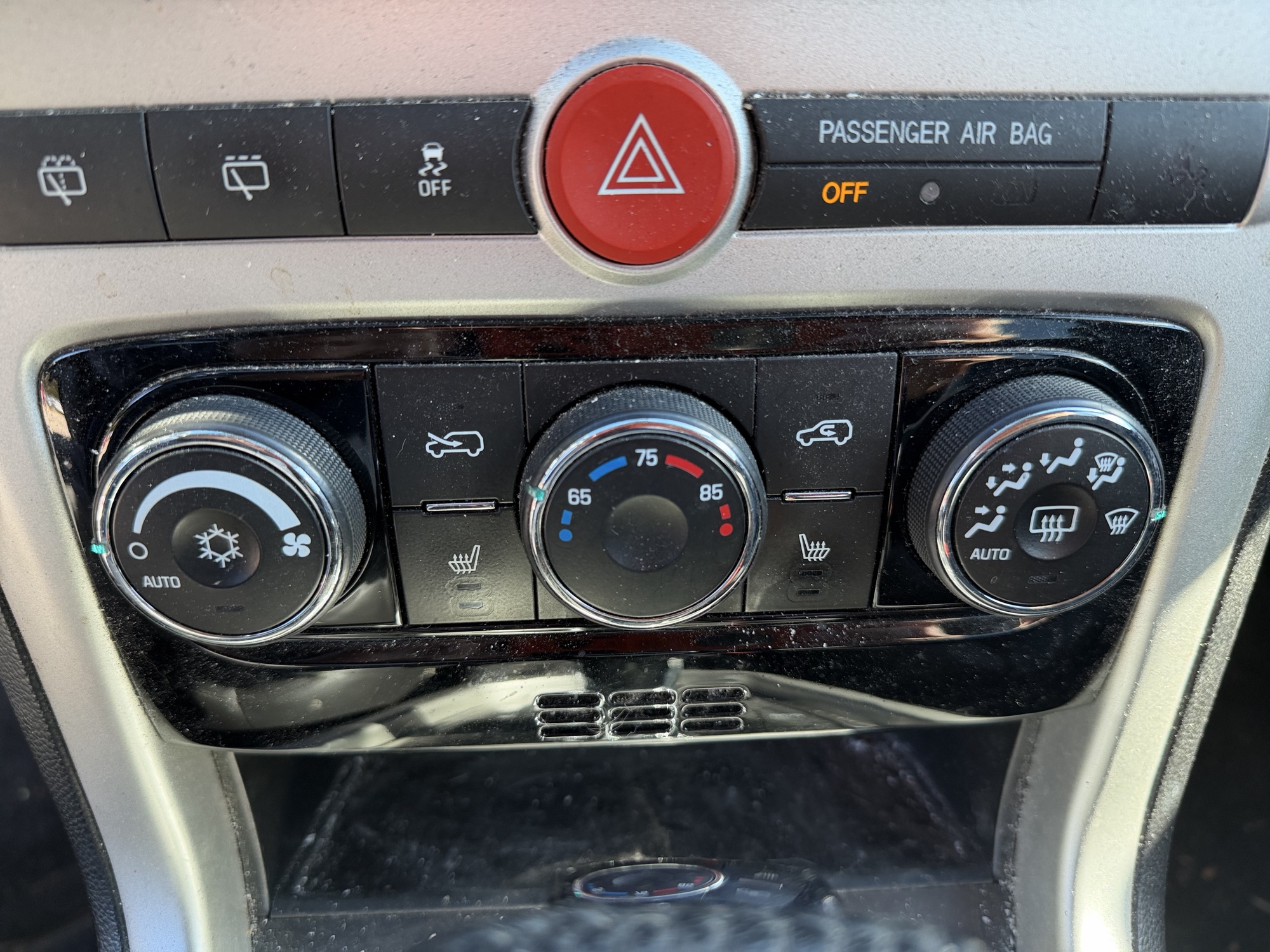 2014 chevrolet captiva-sport ltz-fwd with 136123 miles for sale near Elk River, Minnesota 106780_40_climate_control.jpg