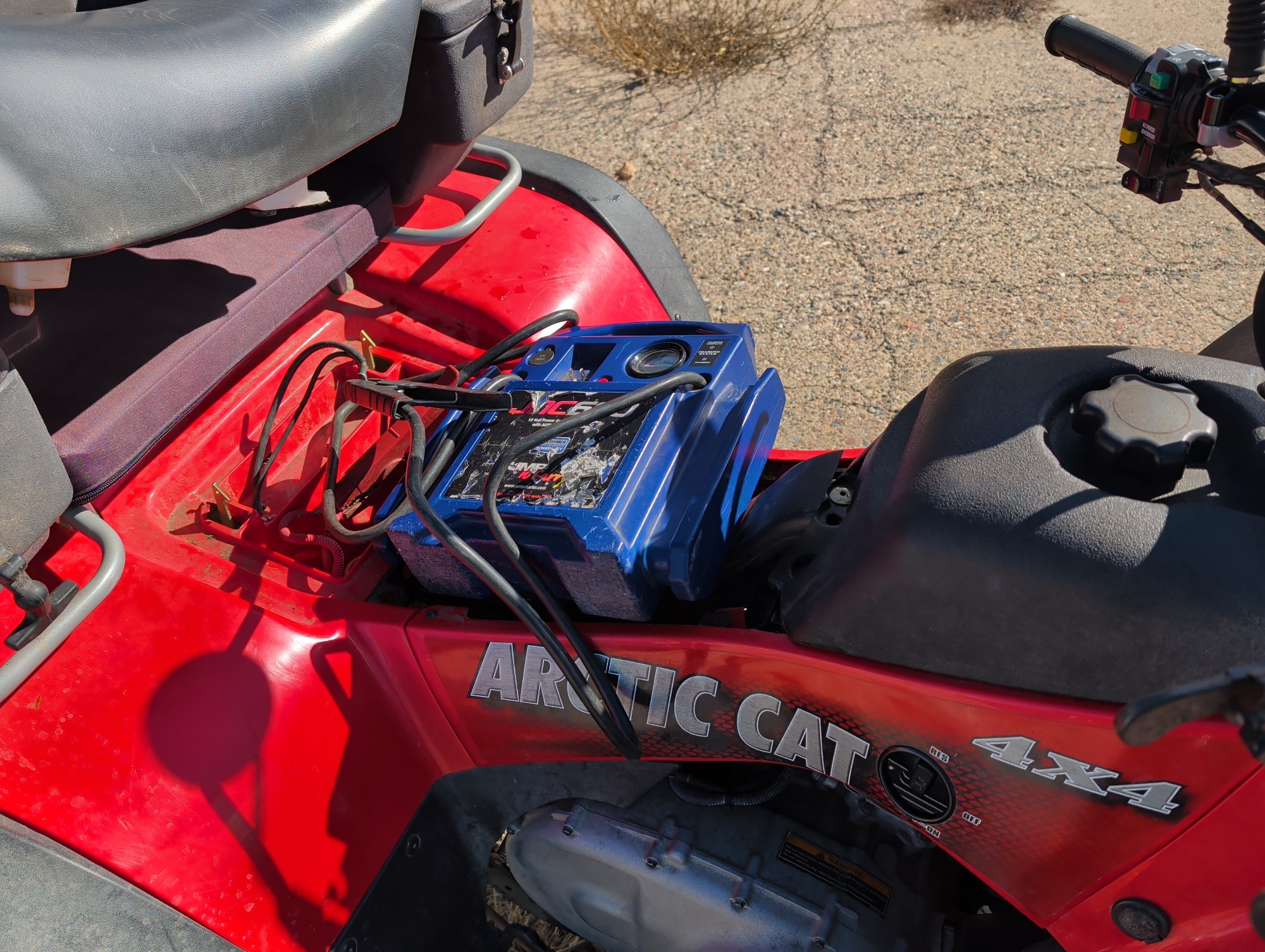 2004 arctic-cat 400-4x4 with 1294 miles for sale near Elk River, Minnesota 106781_22_driver_seat.jpg