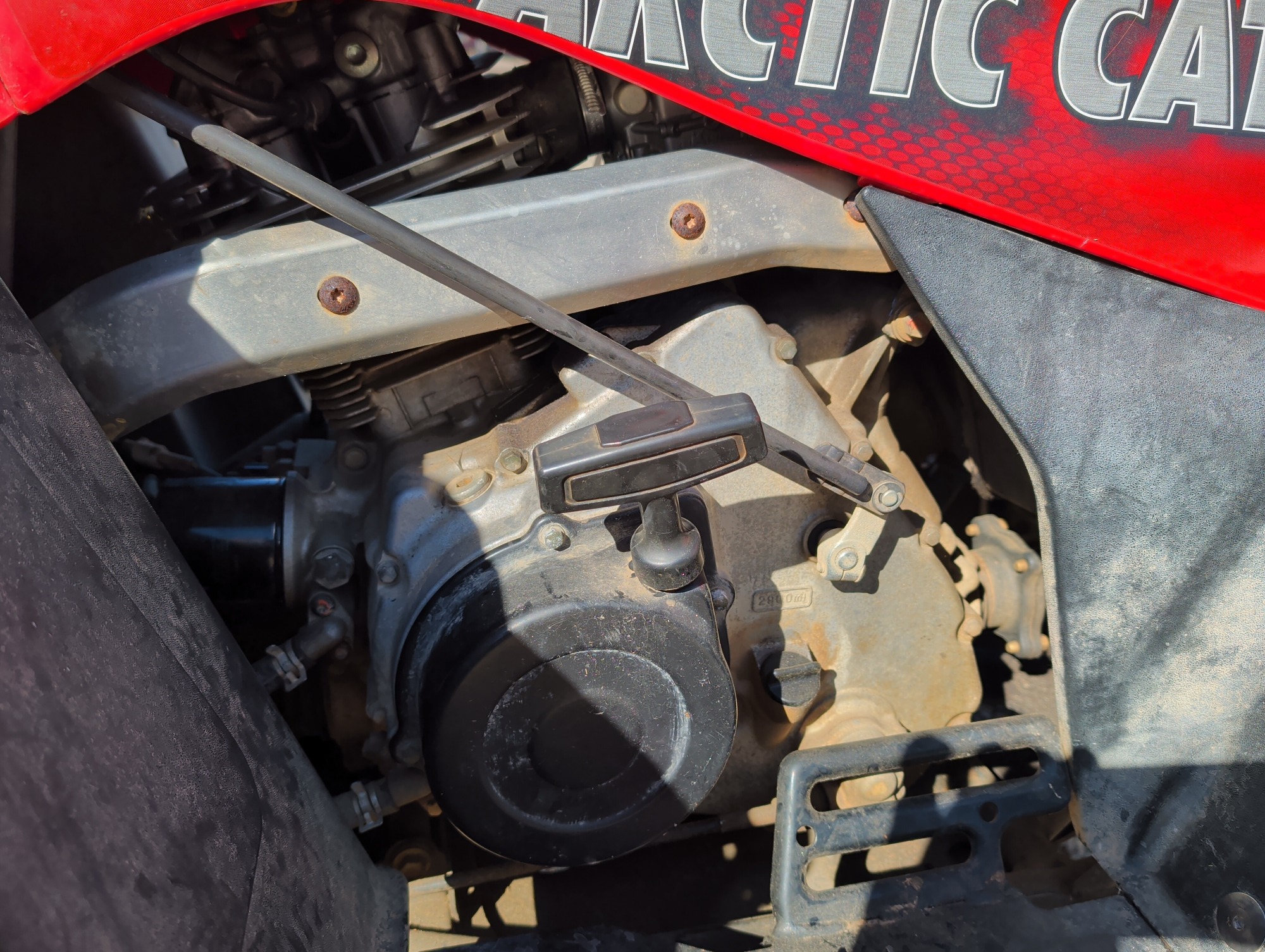2004 arctic-cat 400-4x4 with 1294 miles for sale near Elk River, Minnesota 106781_49_engine_bay.jpg