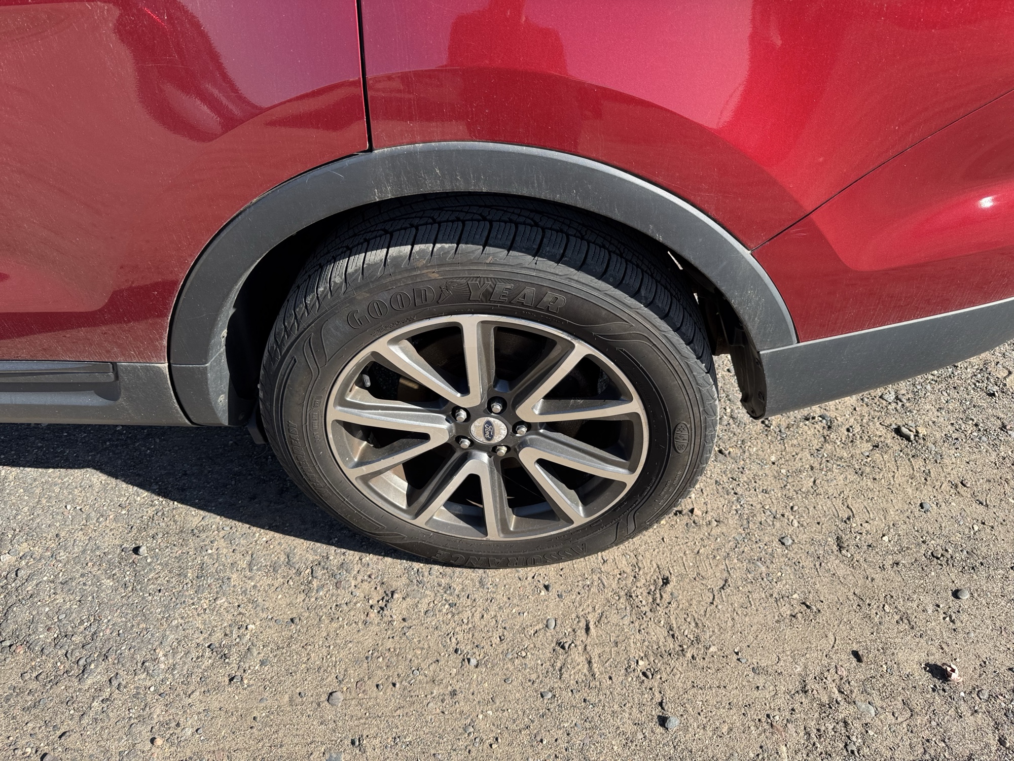 2015 ford explorer xlt-4wd with 246693 miles for sale near Elk River, Minnesota 106782_13_rear_drv_wheel.jpg