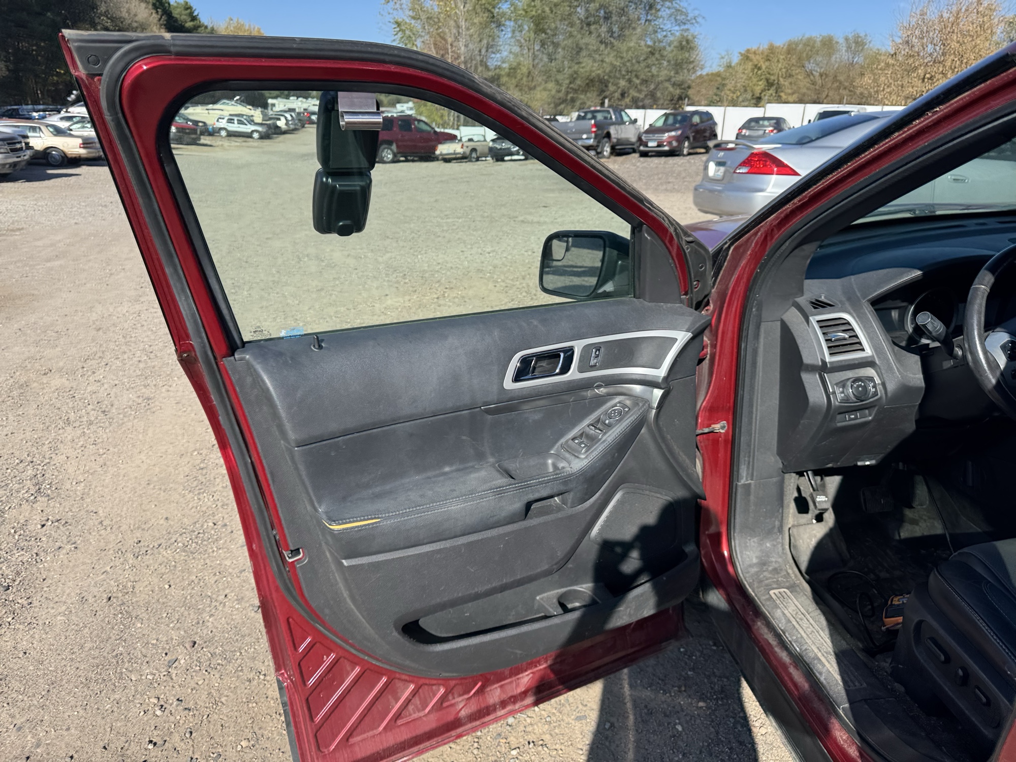 2015 ford explorer xlt-4wd with 246693 miles for sale near Elk River, Minnesota 106782_23_driver_door_panel.jpg