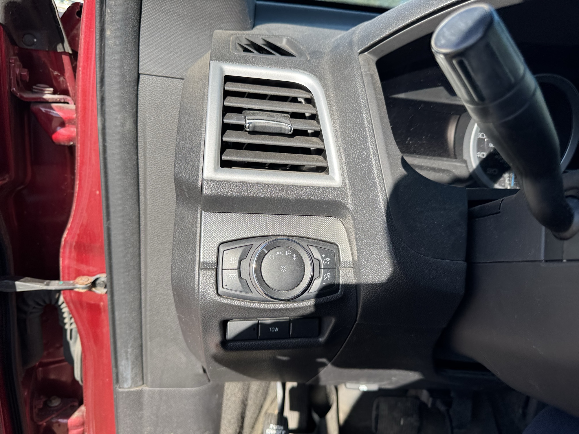 2015 ford explorer xlt-4wd with 246693 miles for sale near Elk River, Minnesota 106782_37_left_of_steering_wheel.jpg