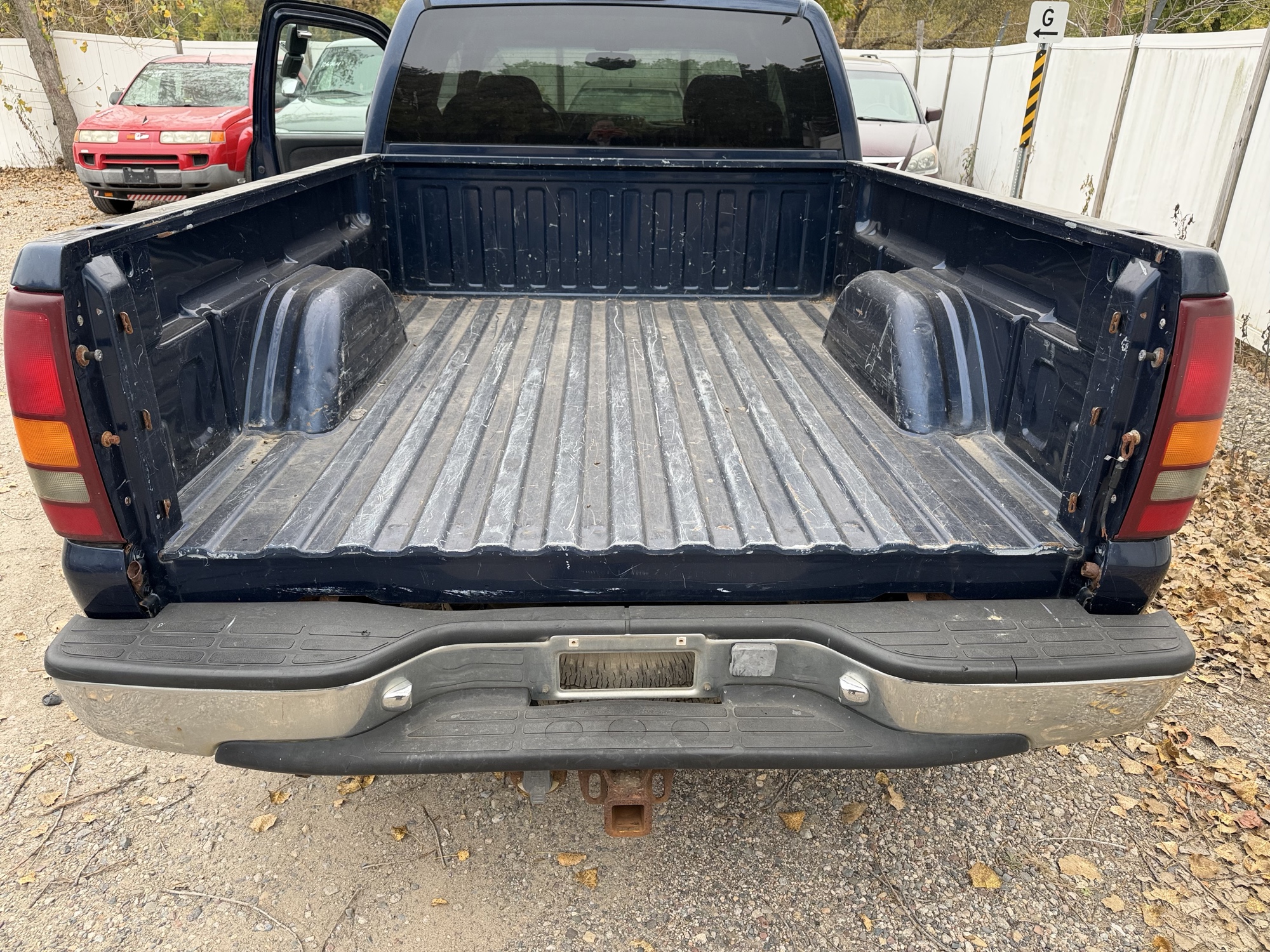 2001 chevrolet silverado-1500 ext.-cab-short-bed-4wd with 199070 miles for sale near Elk River, Minnesota 106784_26_trunk.jpg