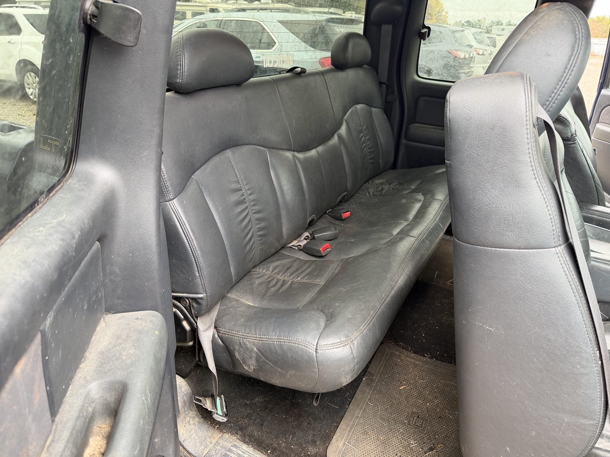 2001 chevrolet silverado-1500 ext.-cab-short-bed-4wd with 199070 miles for sale near Elk River, Minnesota 106784_28_pass_rear_seat.jpg